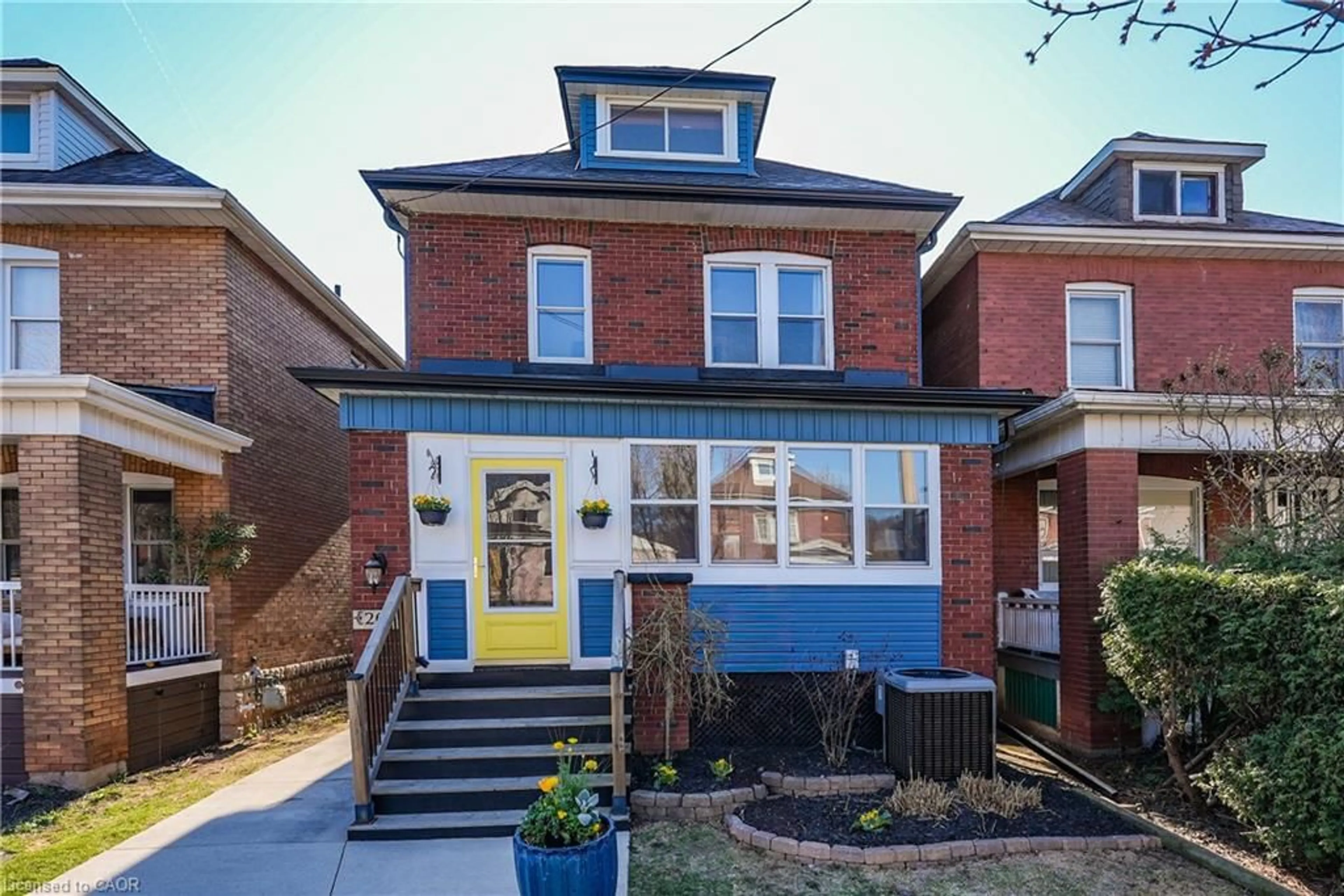 Home with brick exterior material, street for 207 Edgemont St, Hamilton Ontario L8K 2J1