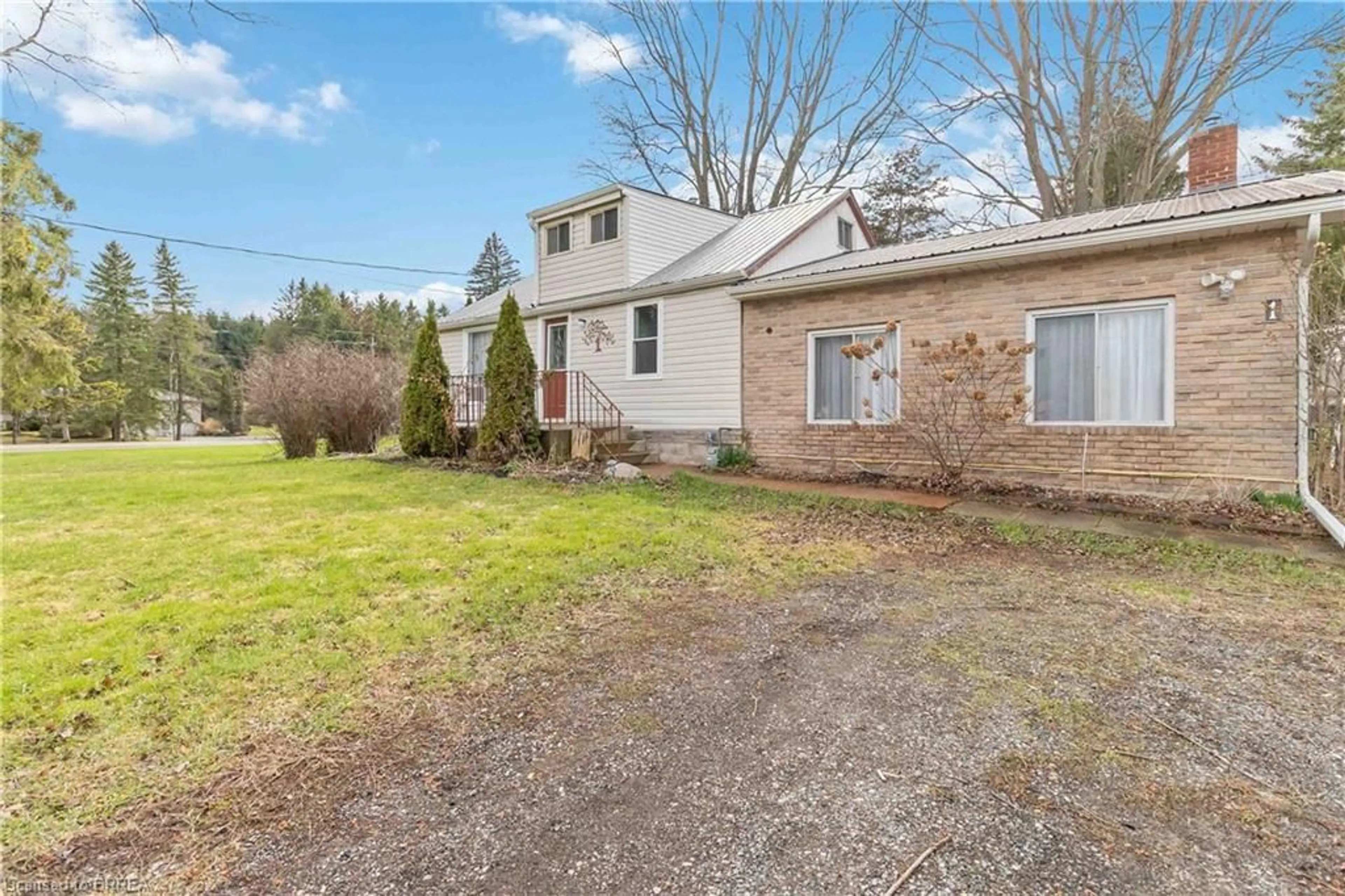 A pic from outside/outdoor area/front of a property/back of a property/a pic from drone, street for 1 Kings Lane, Scotland Ontario N0E 1R0