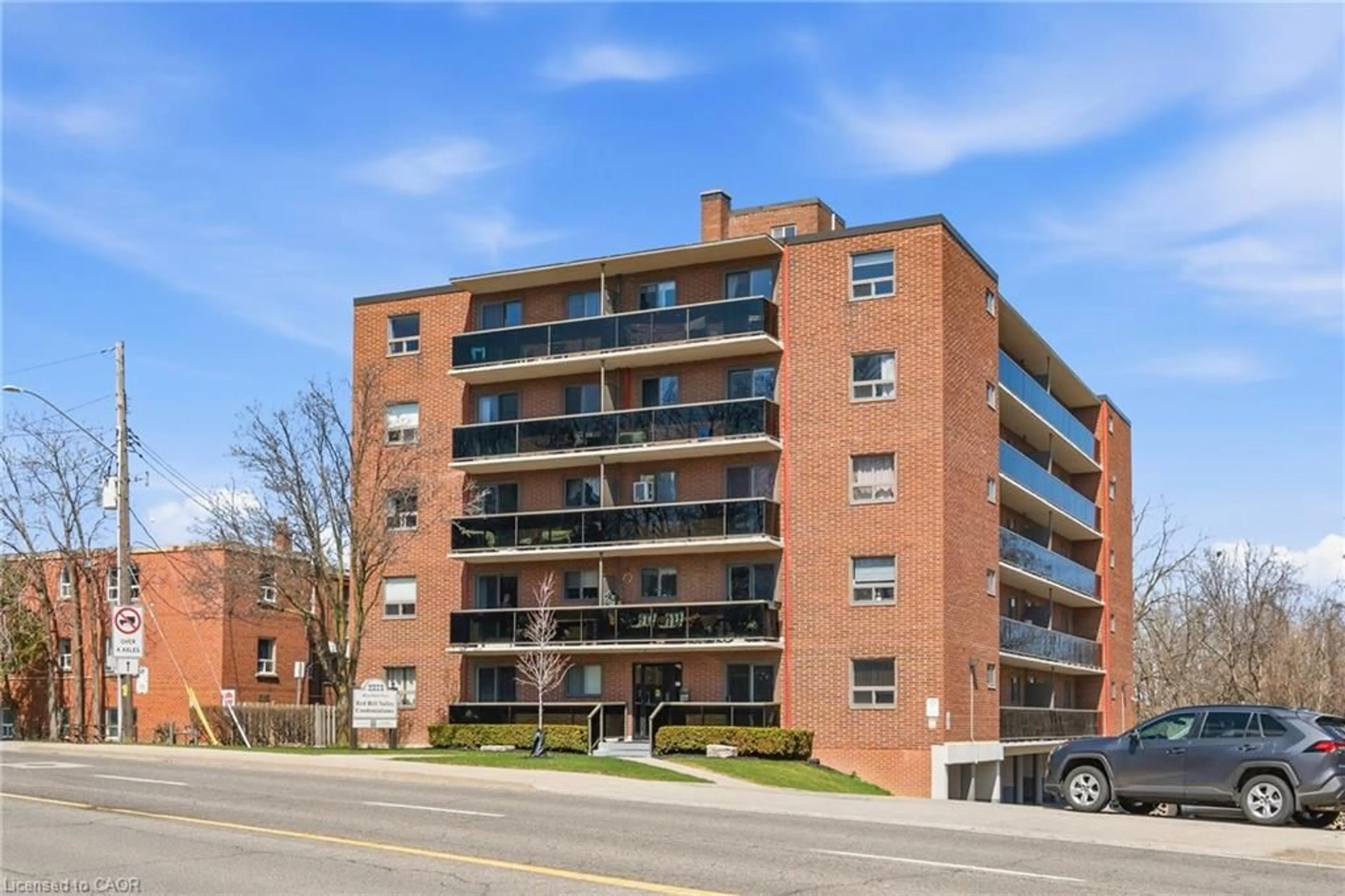 Home with brick exterior material, building for 2373 King St #45, Hamilton Ontario L8K 1X9