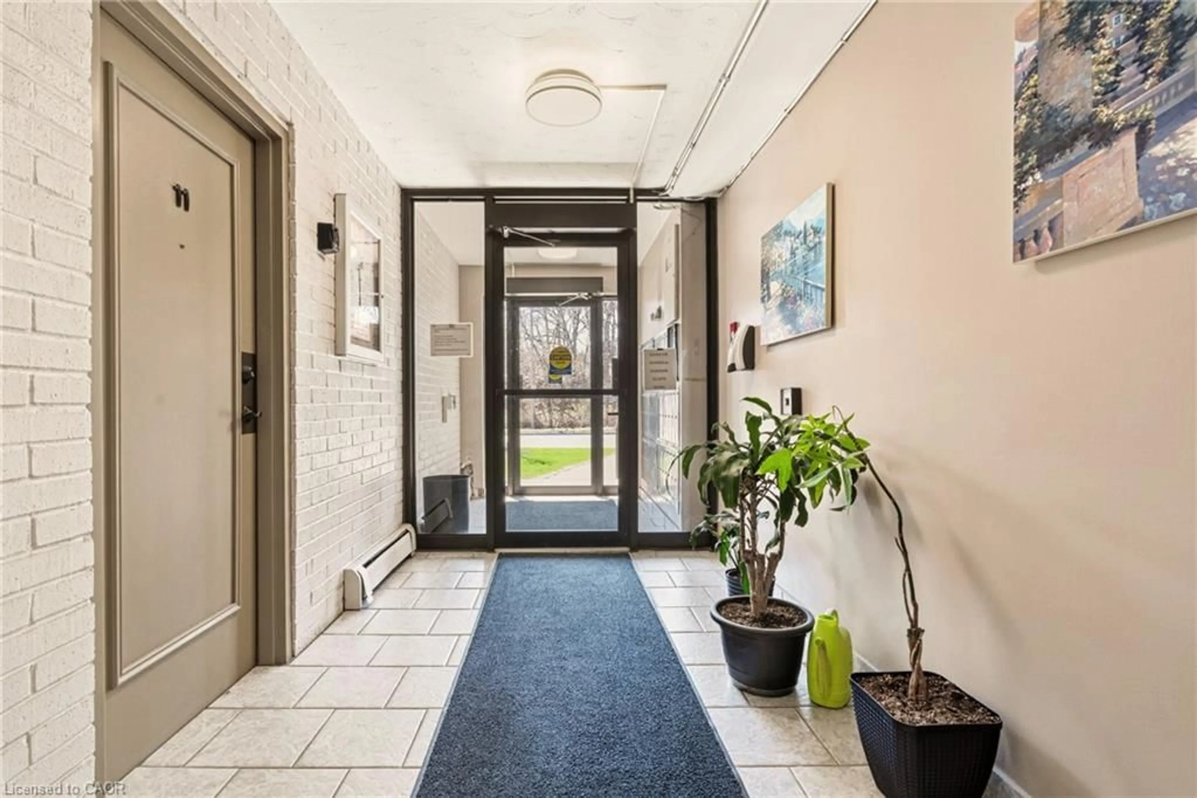 Indoor foyer for 2373 King St #45, Hamilton Ontario L8K 1X9
