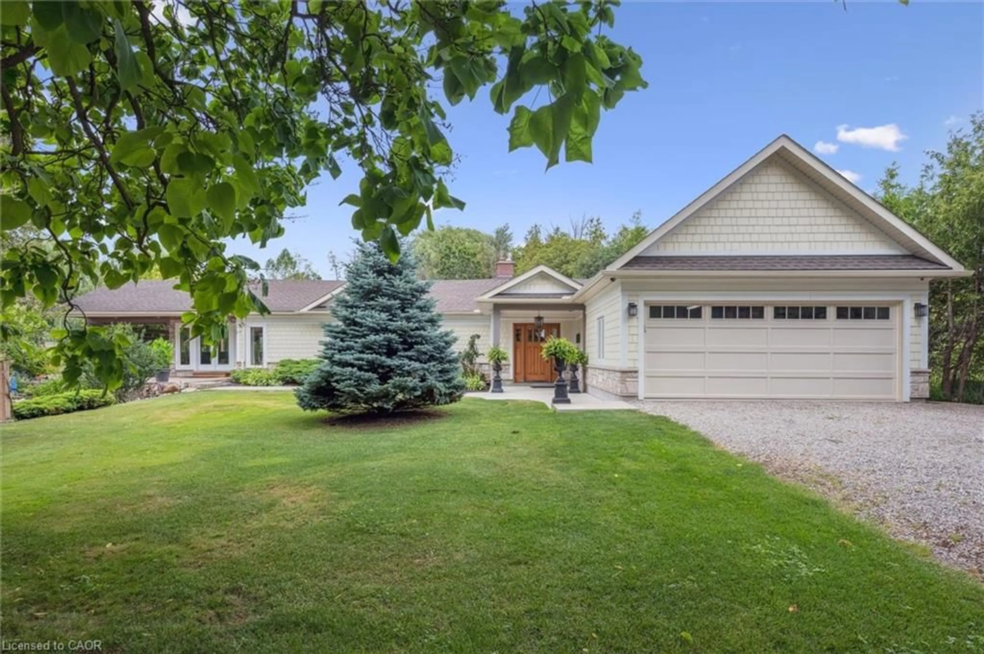 Home with vinyl exterior material, unknown for 882-888 Fairway Rd, Kitchener Ontario N2A 0C2