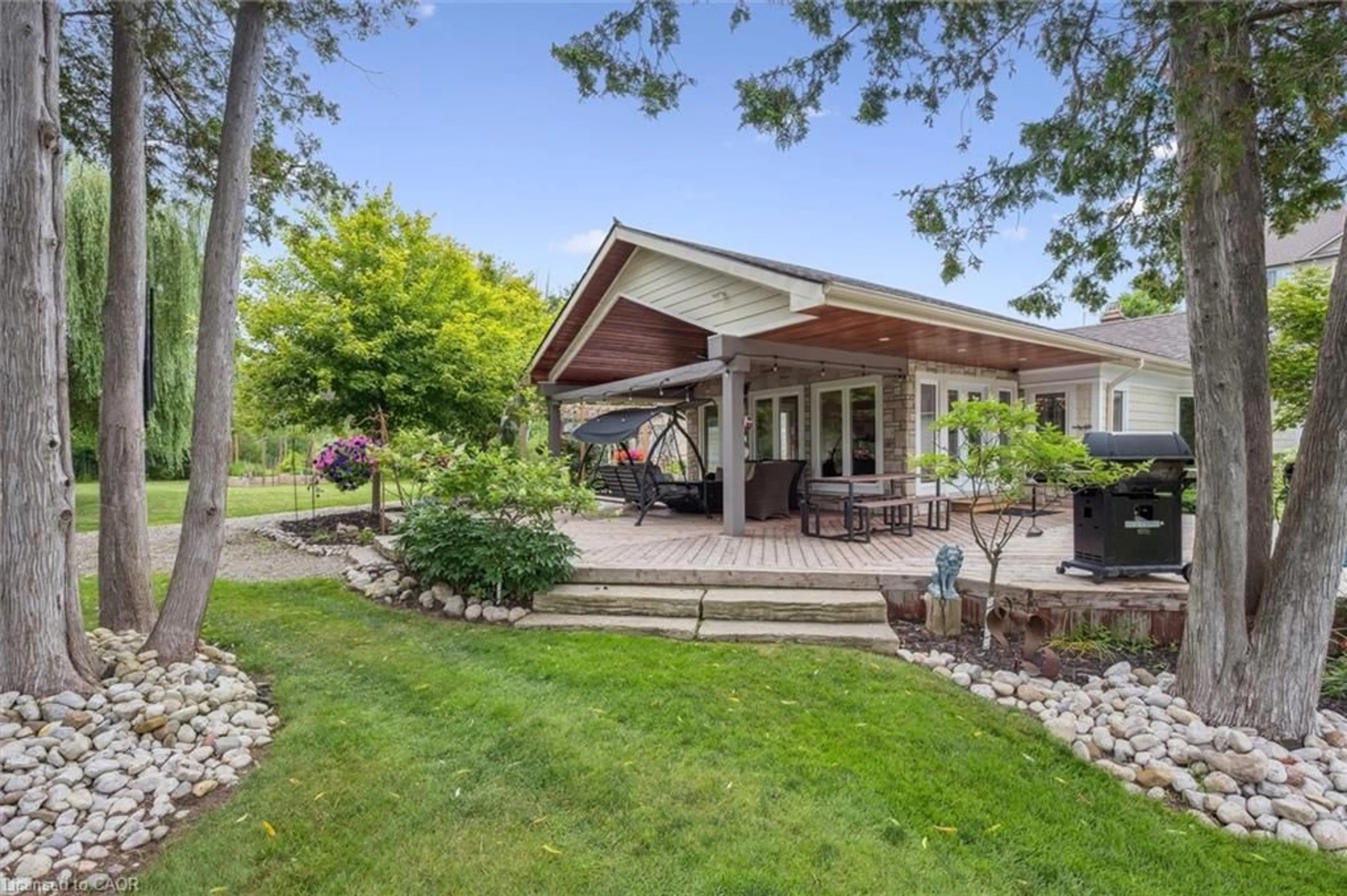 Patio, unknown for 882-888 Fairway Rd, Kitchener Ontario N2A 0C2