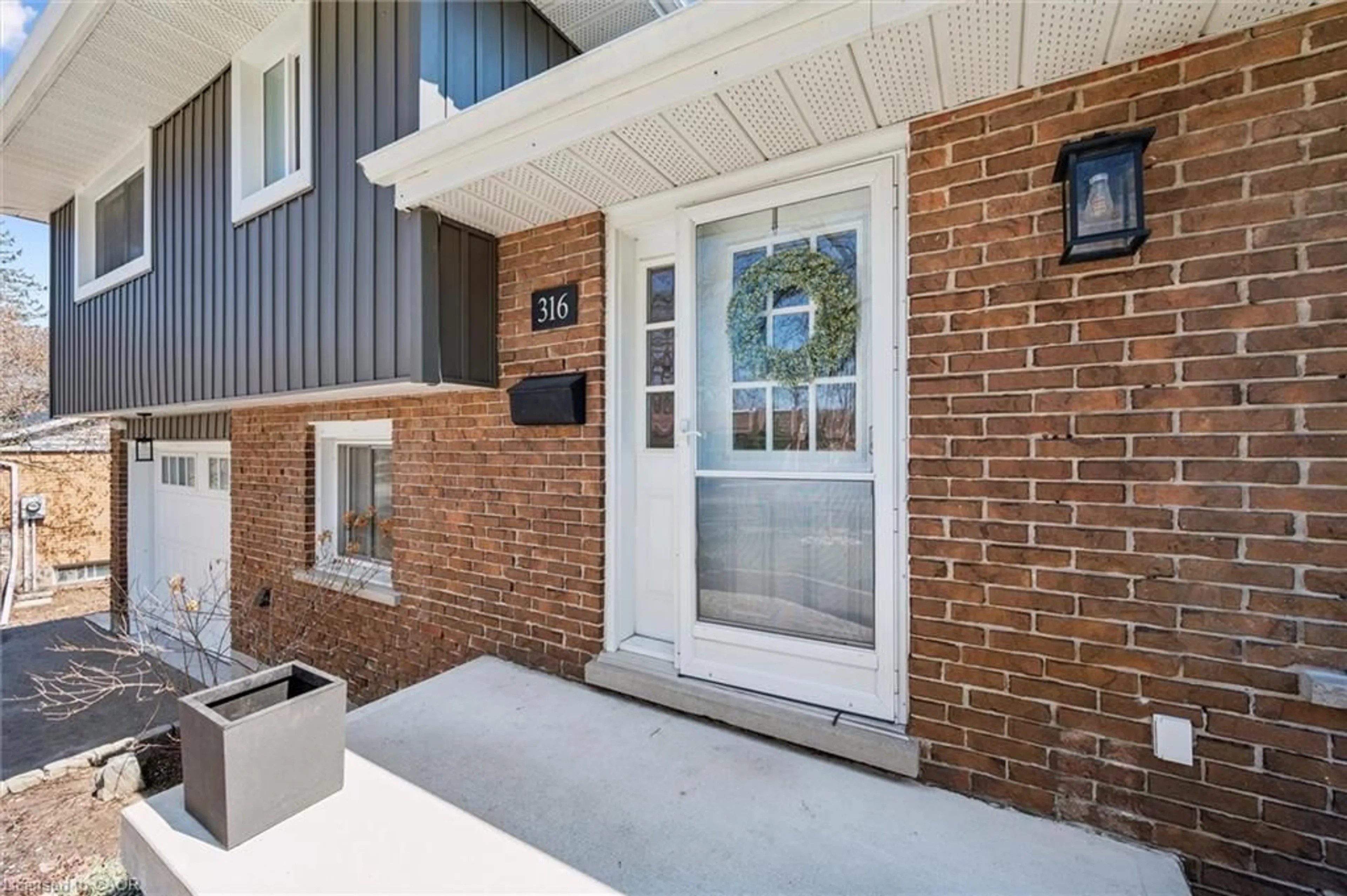 Unknown for 316 Dale Cres, Waterloo Ontario N2J 3Y3