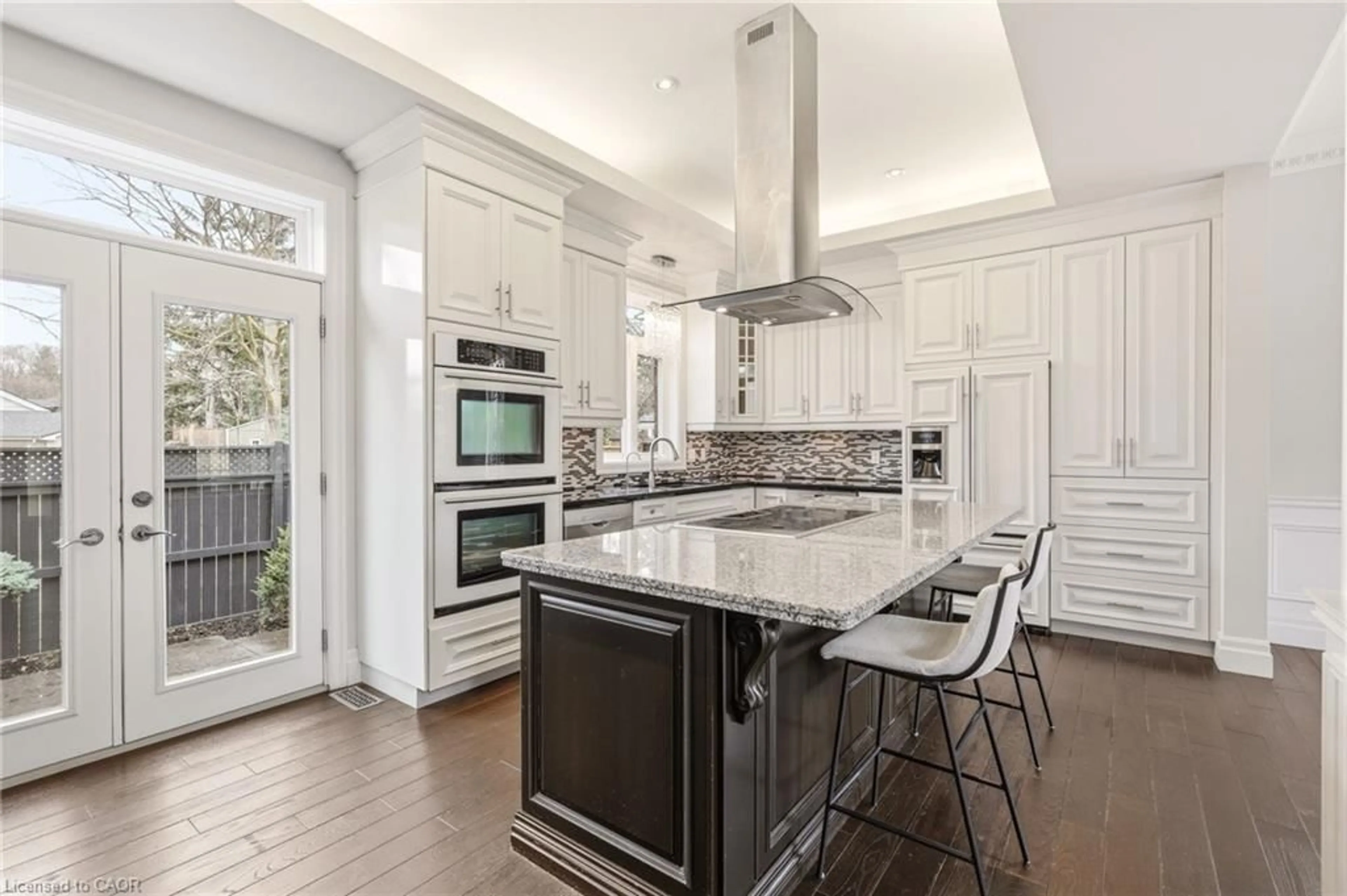 Open concept kitchen, ceramic/tile floor for 991 Glenwood Ave, Burlington Ontario L7T 2K1