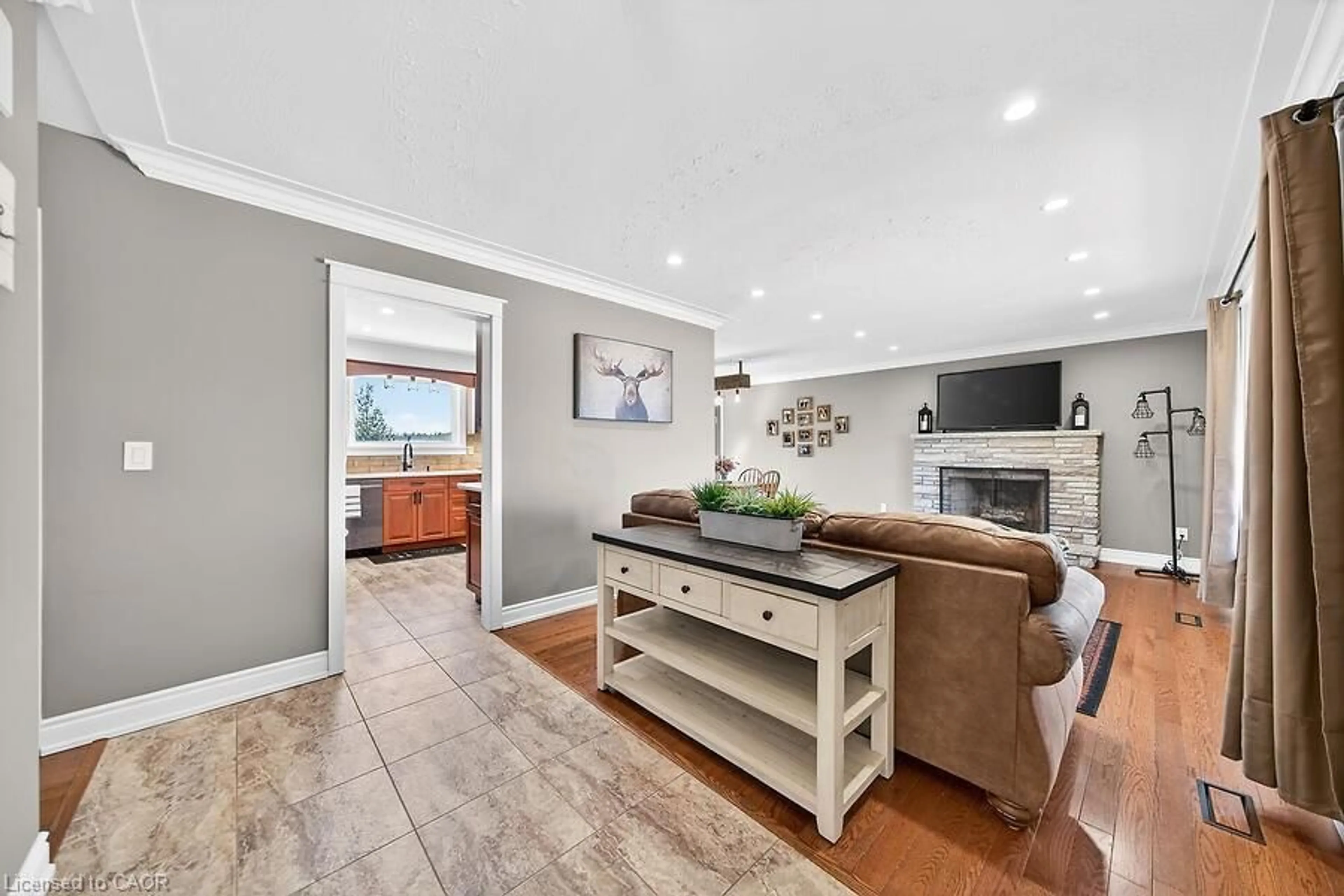 Living room with furniture, unknown for 9752 Regional 9 Rd, West Lincoln Ontario N0A 1C0