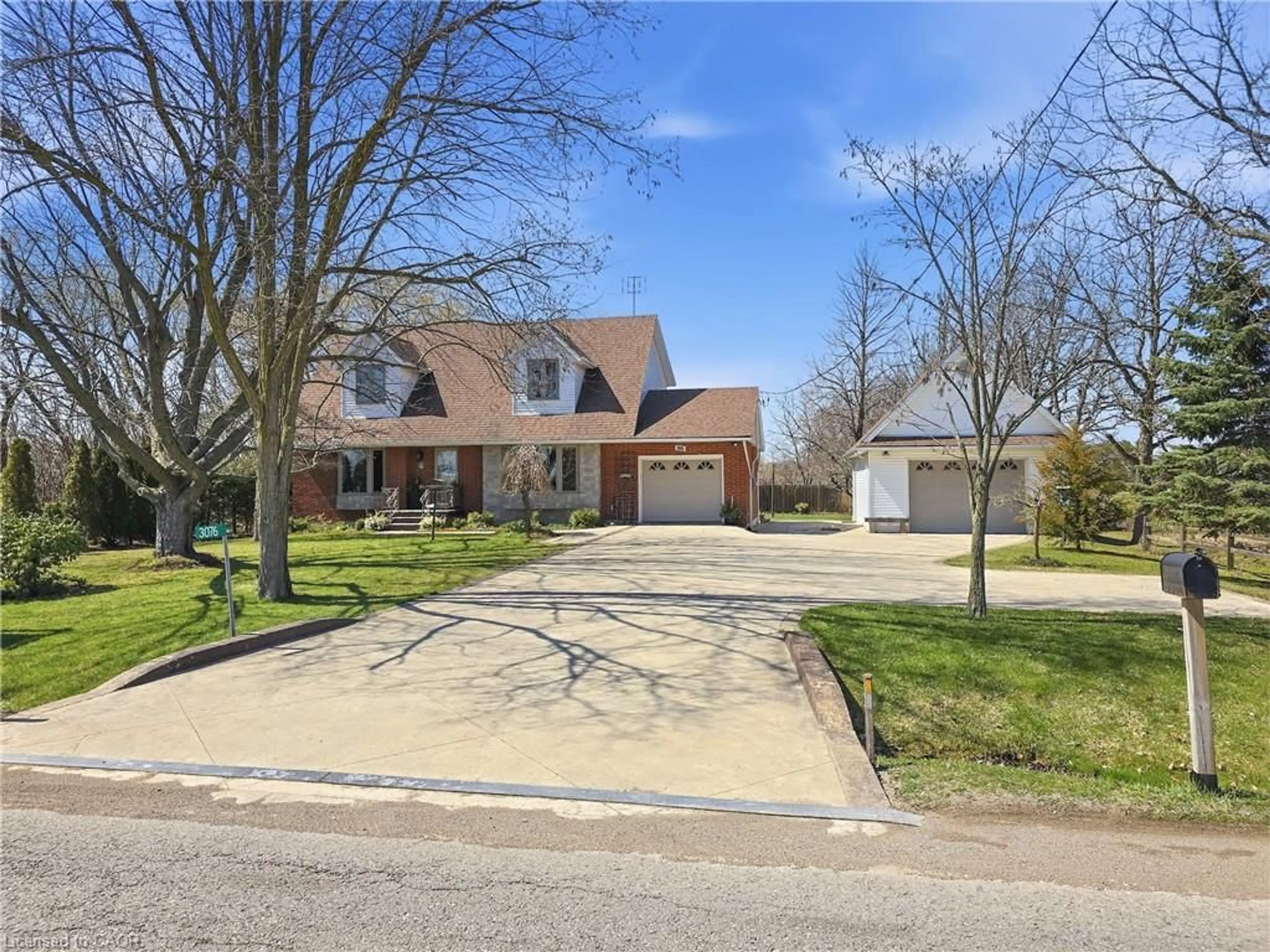 A pic from outside/outdoor area/front of a property/back of a property/a pic from drone, street for 3076 Grassie Rd, Grassie Ontario L0R 1M0