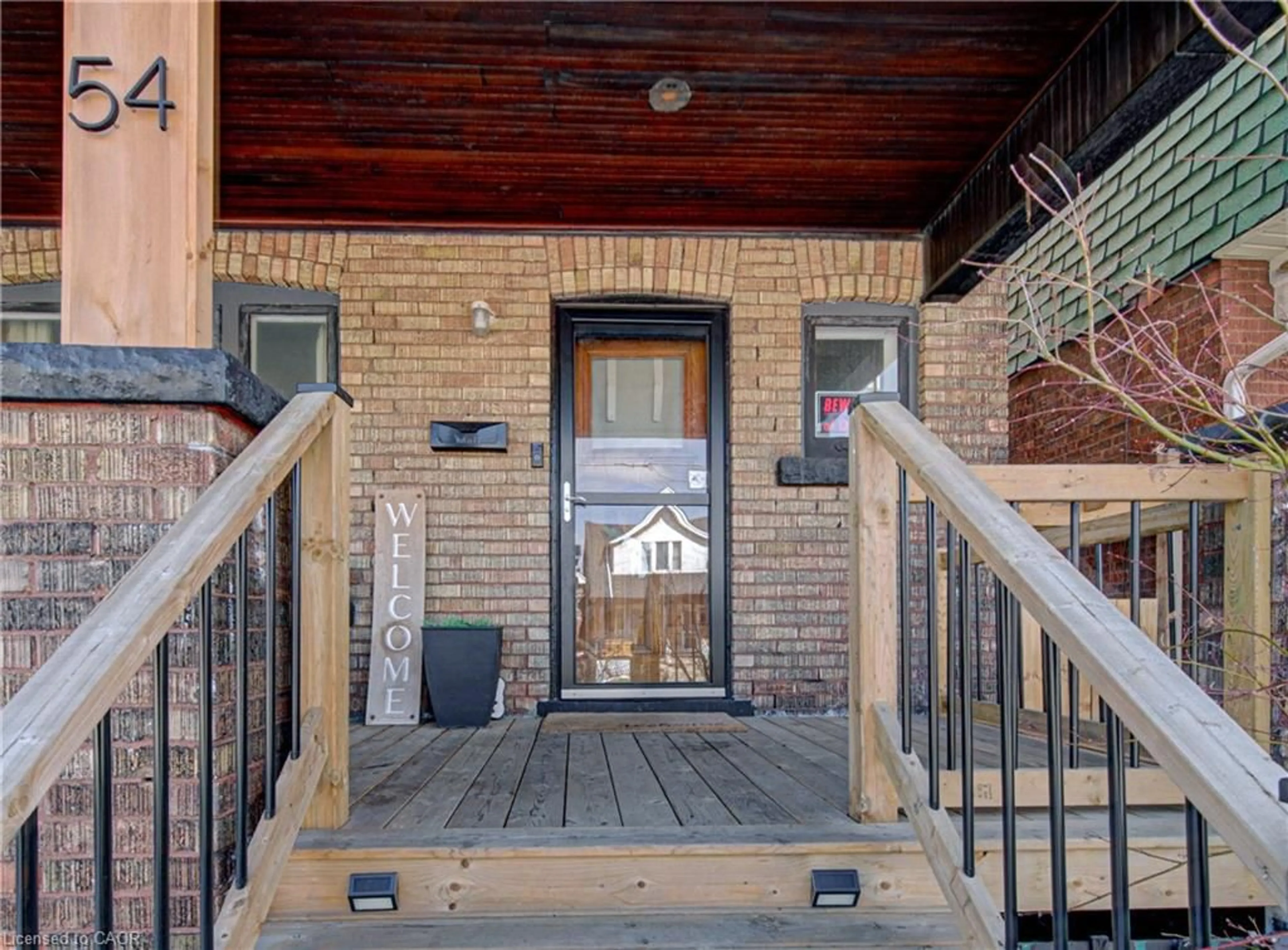 Indoor entryway for 54 Belmont Ave, Hamilton Ontario L8L 7M1