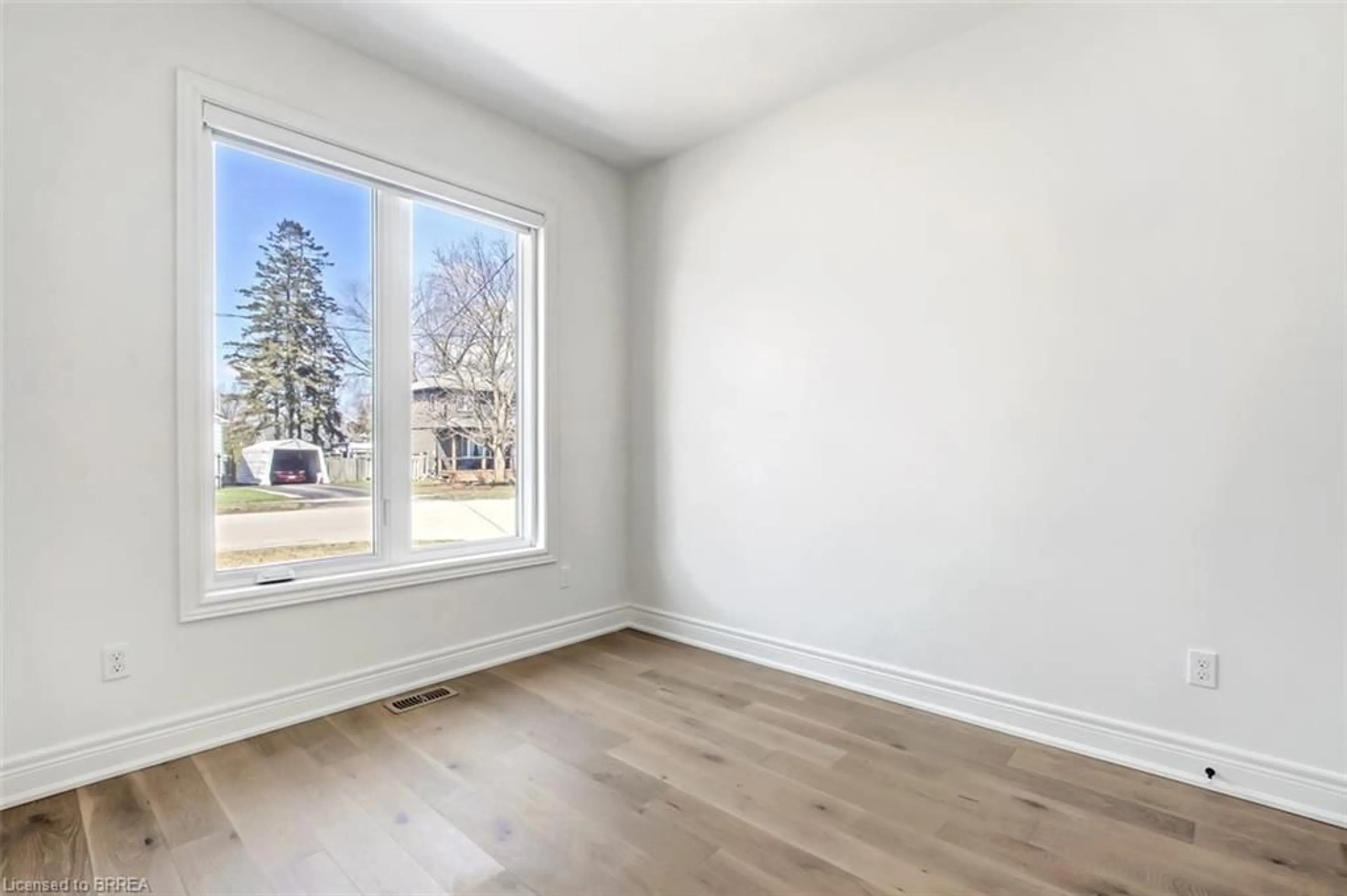 A pic of a room for 73 Hill Ave #B, Brantford Ontario N3R 4H2