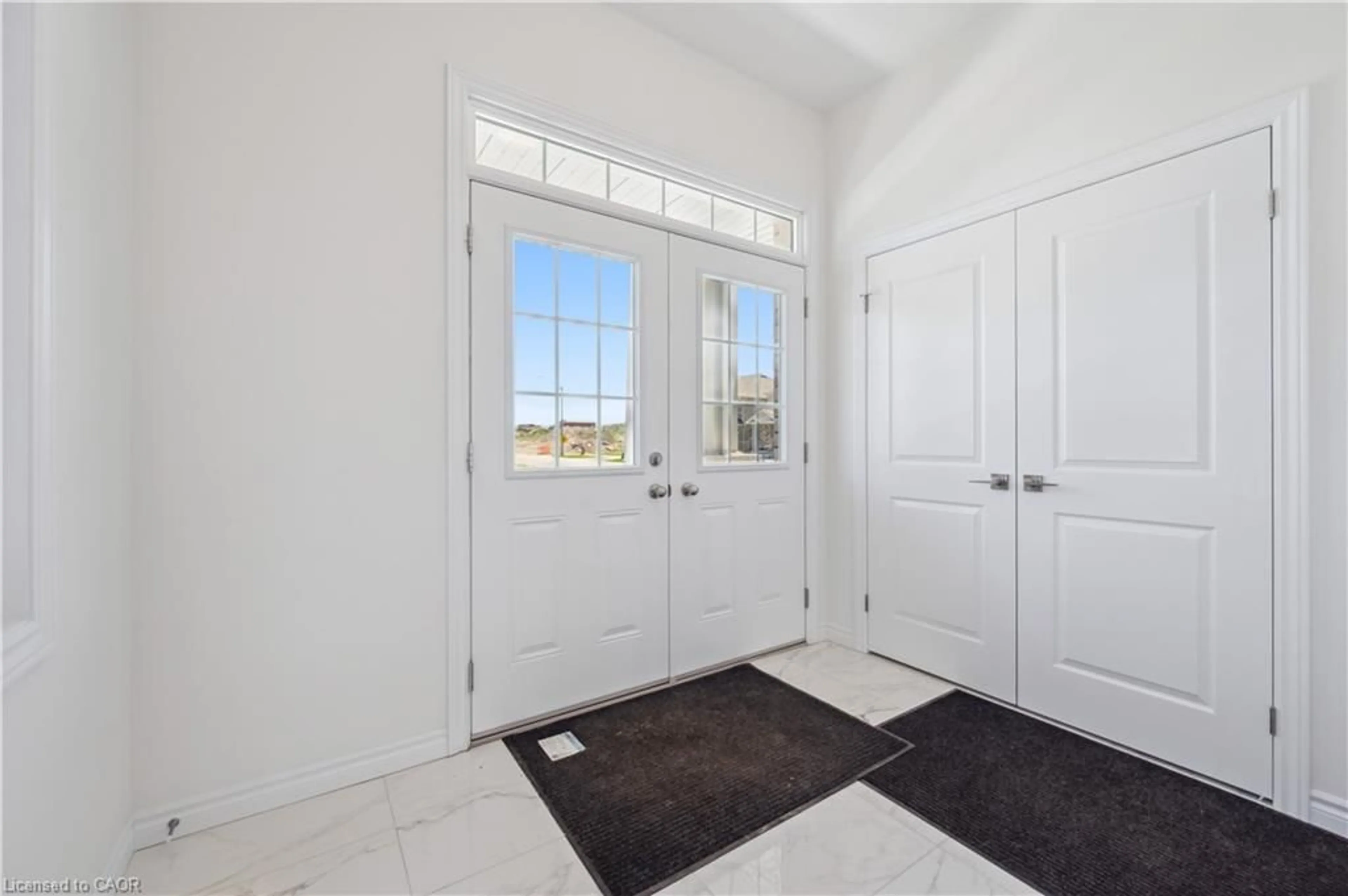 Indoor entryway for 22 Henry Maracle St, Ayr Ontario N0B 1E0