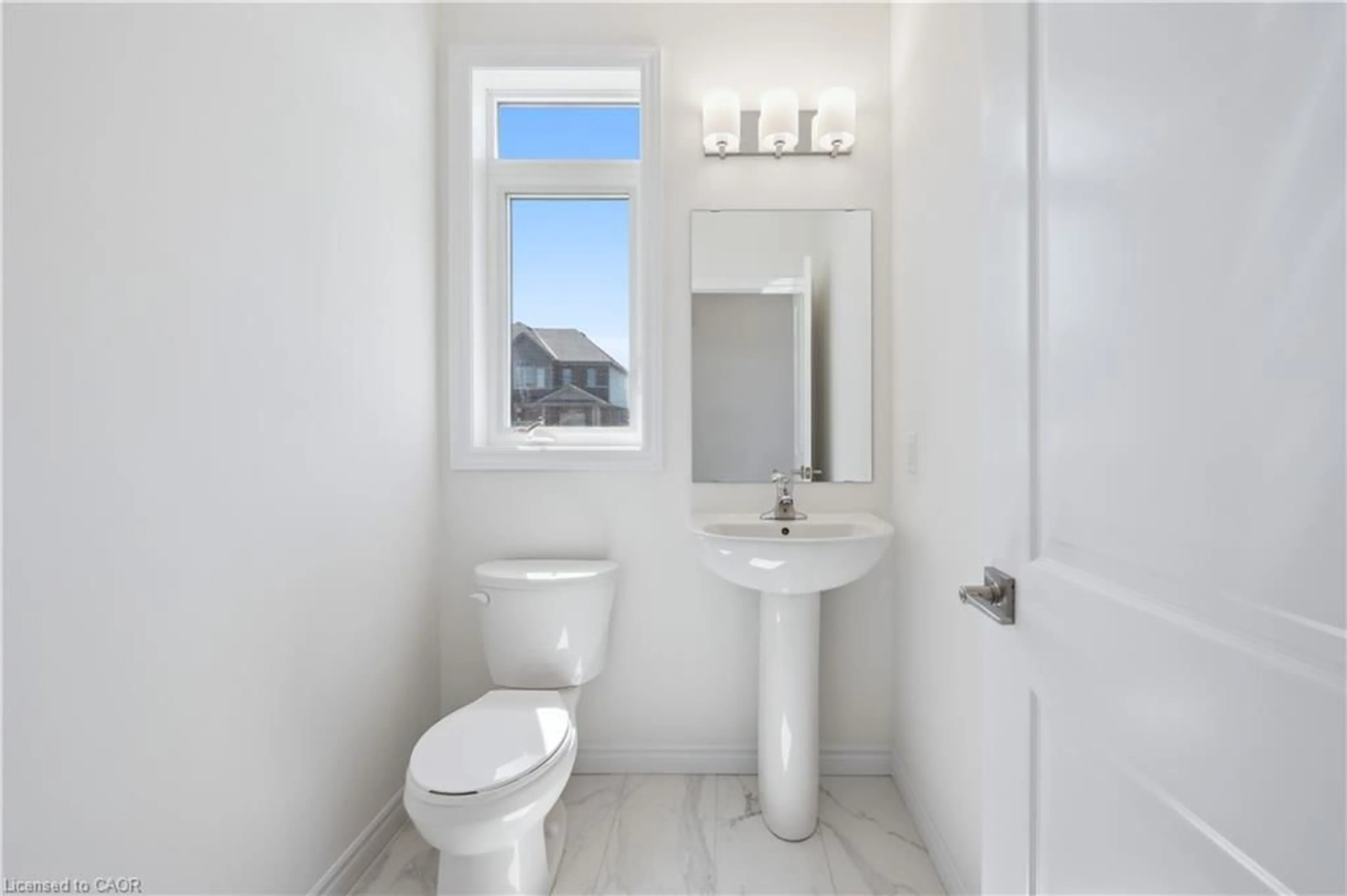 Standard bathroom, ceramic/tile floor for 22 Henry Maracle St, Ayr Ontario N0B 1E0