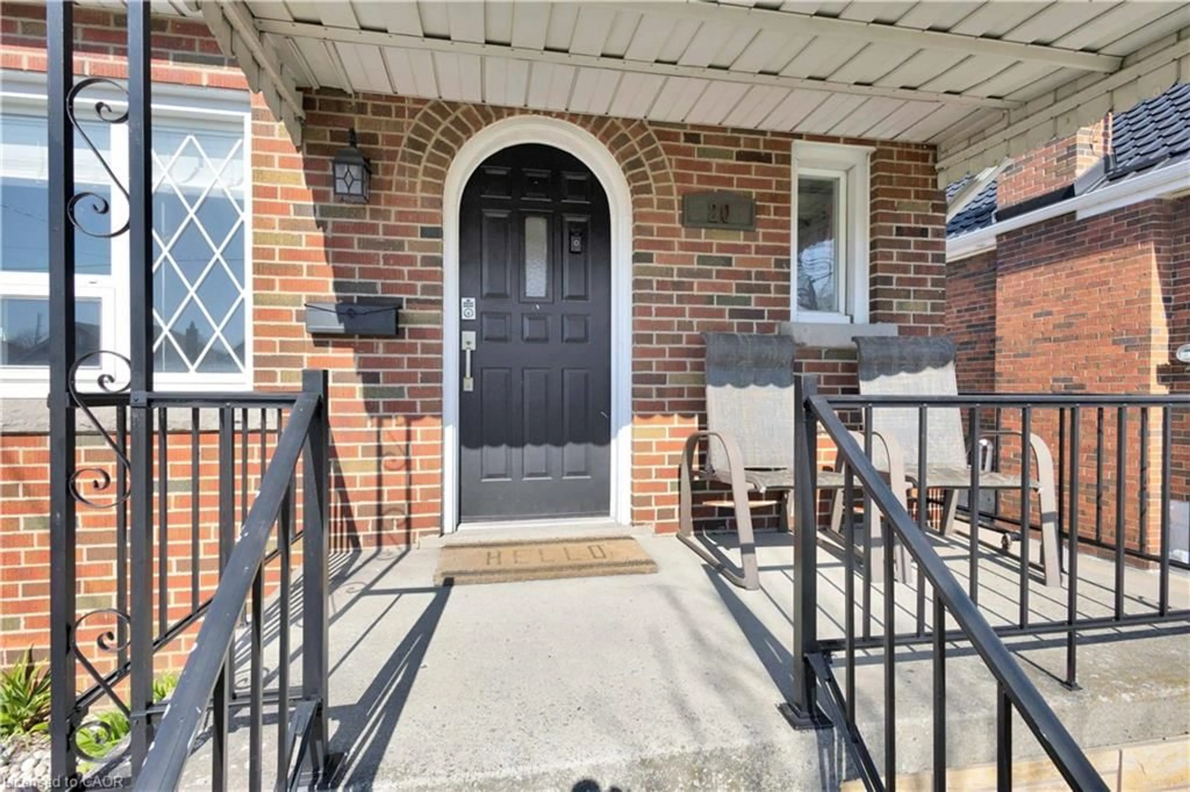 Indoor entryway for 20 Barons Ave, Hamilton Ontario L8K 2X9