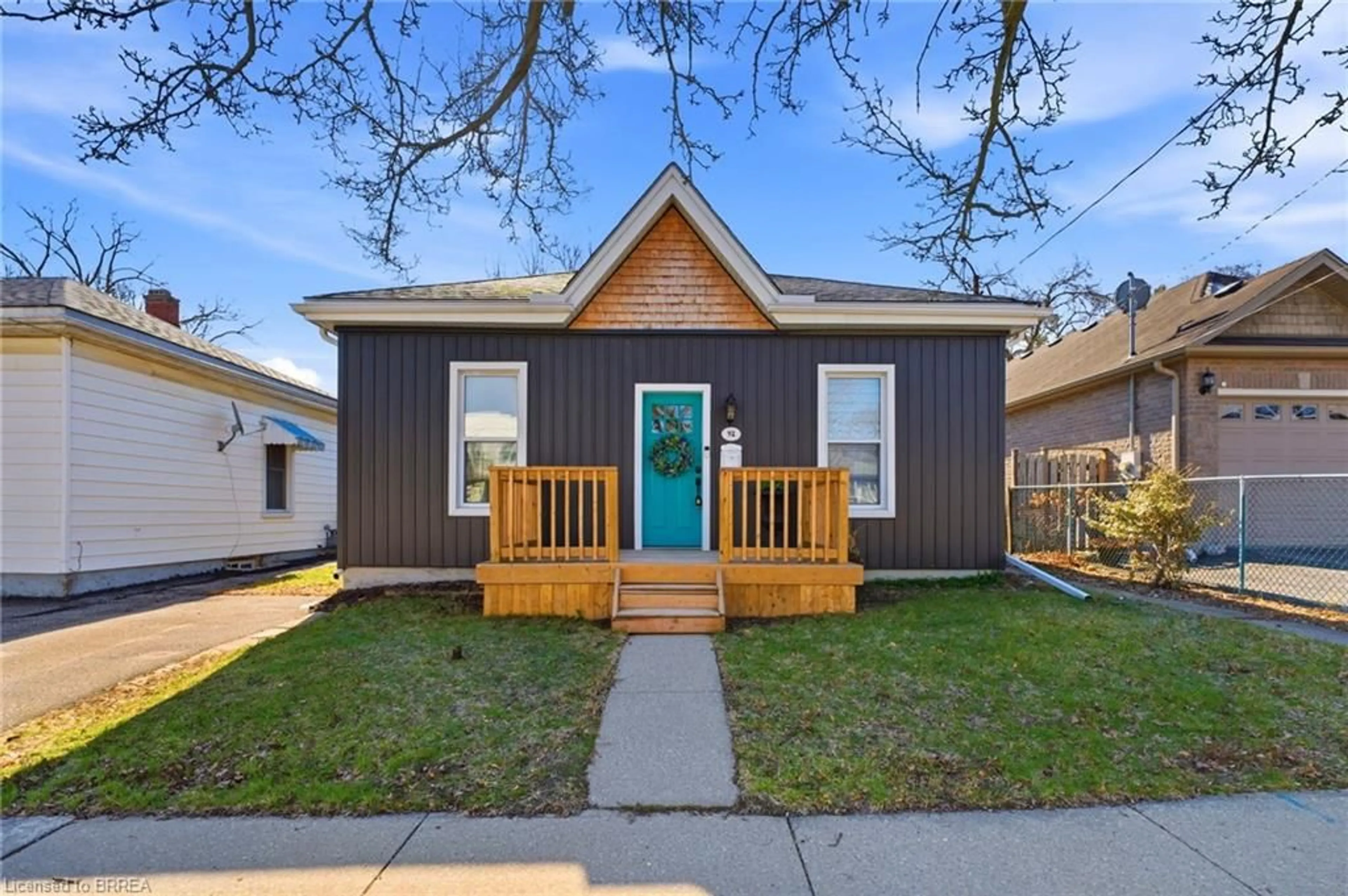 Unknown for 92 Walnut St, Brantford Ontario N3T 1H4