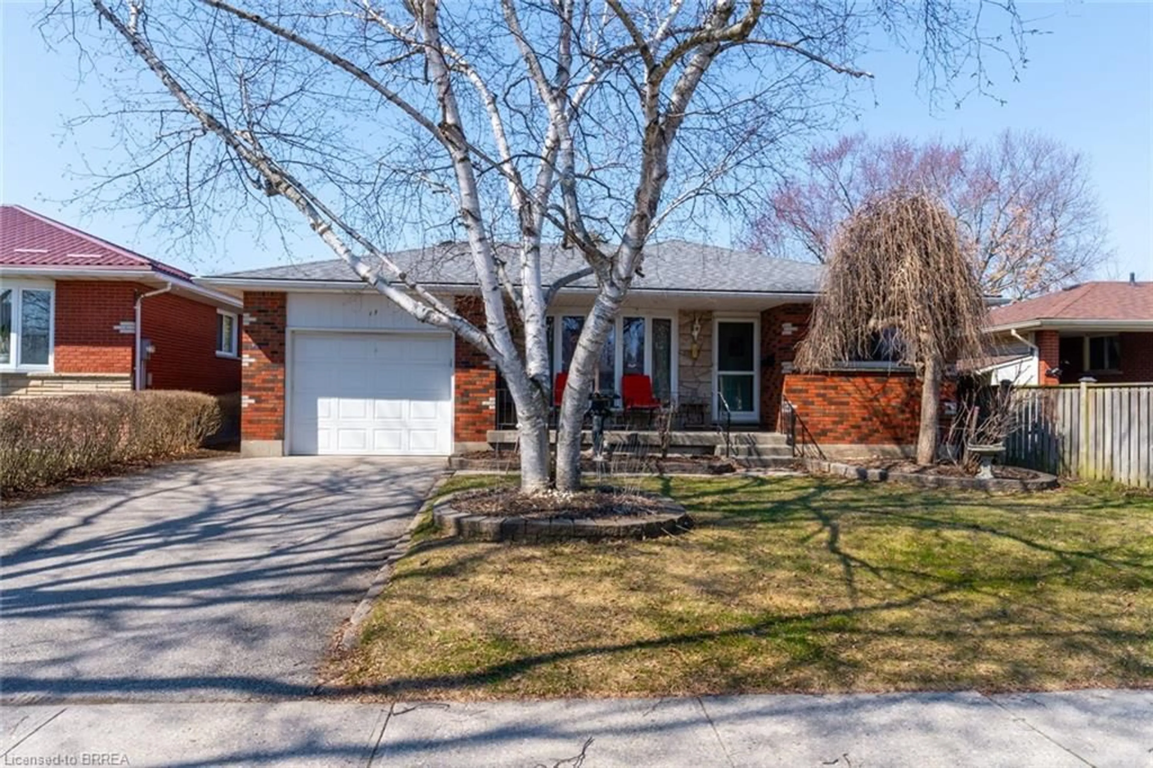 Home with brick exterior material, street for 17 Palm Cres, Brantford Ontario N3R 5G1