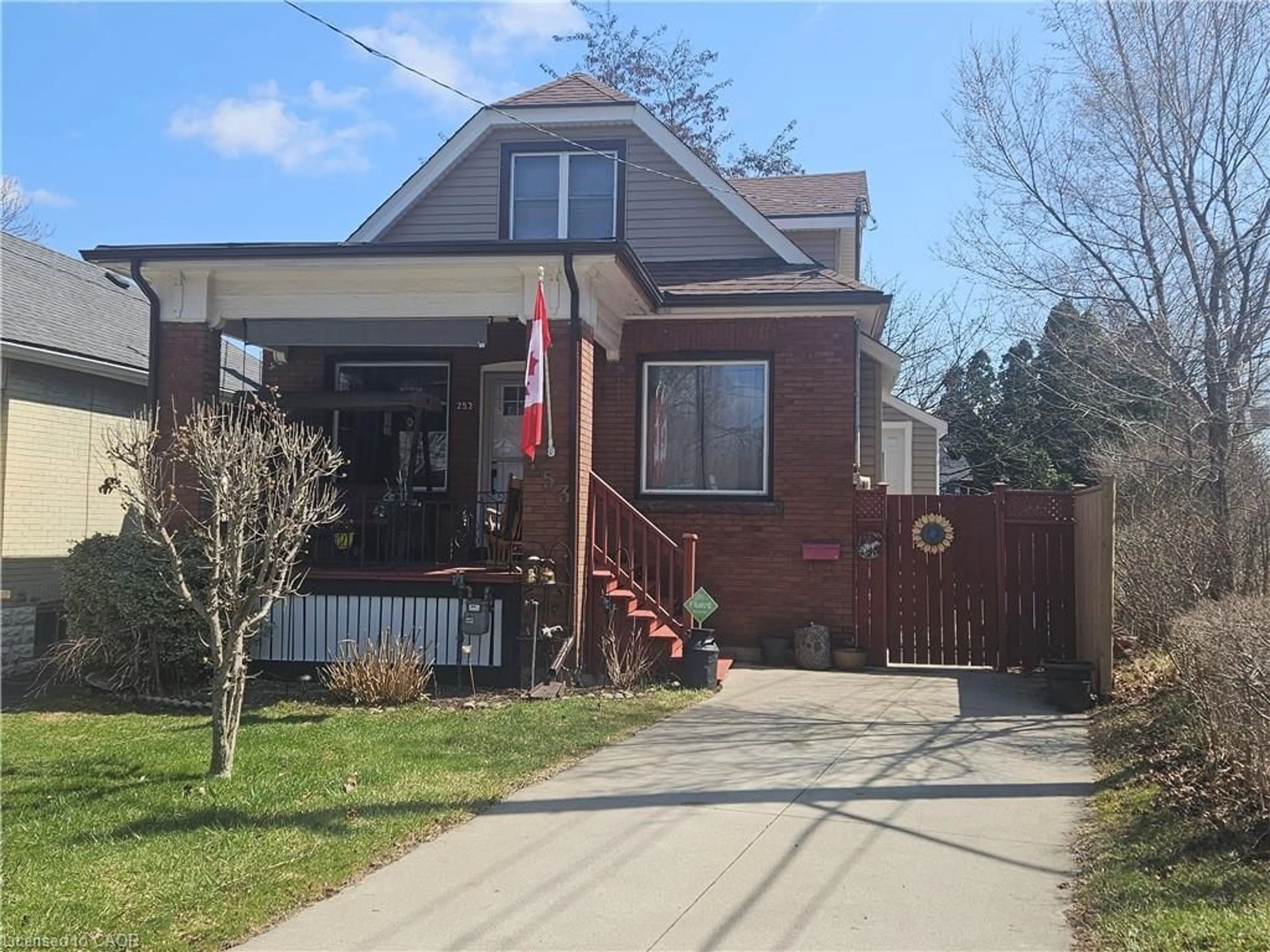 Home with brick exterior material, street for 253 Grosvenor Ave, Hamilton Ontario L8M 3L8