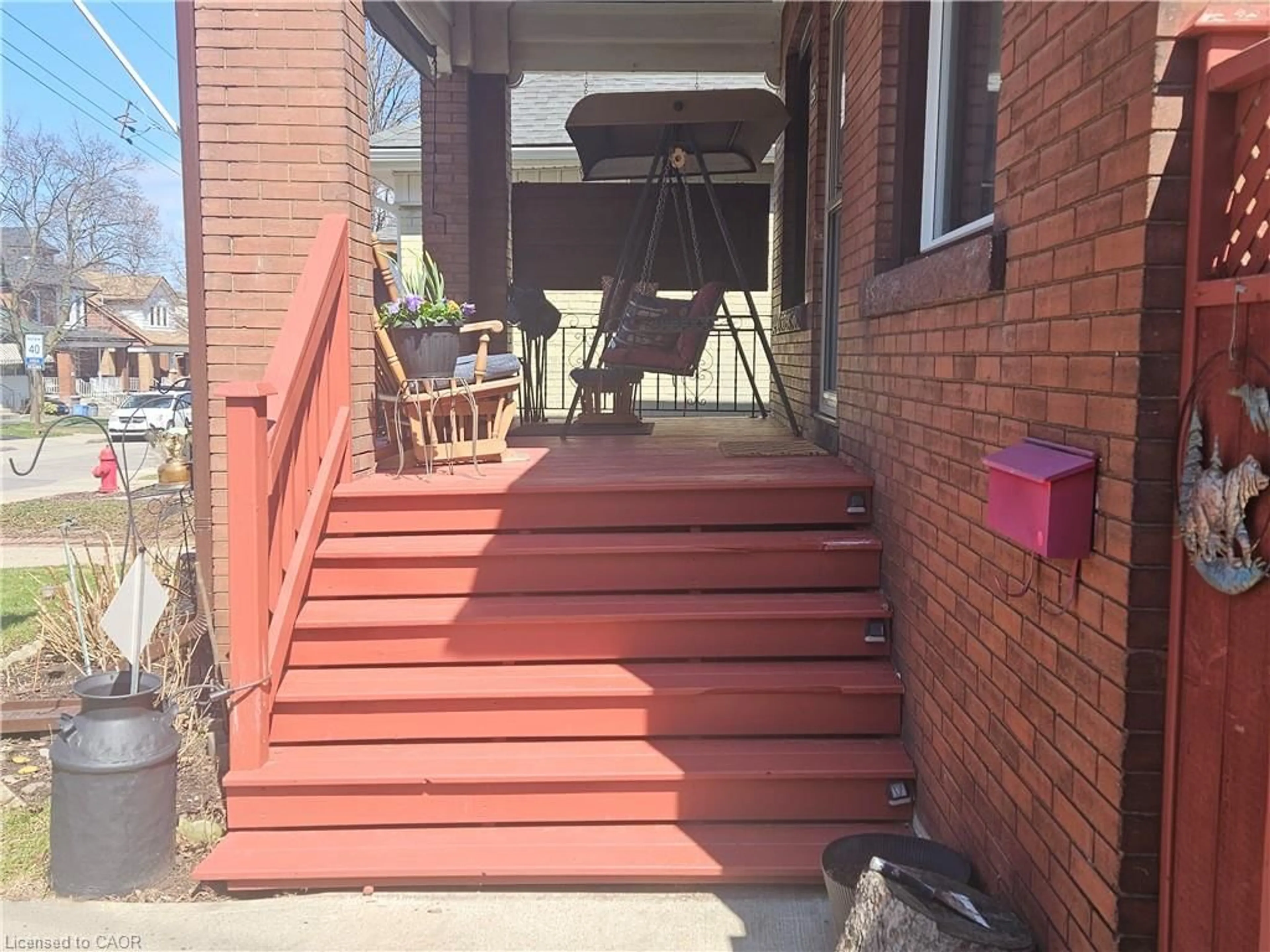 Stairs for 253 Grosvenor Ave, Hamilton Ontario L8M 3L8