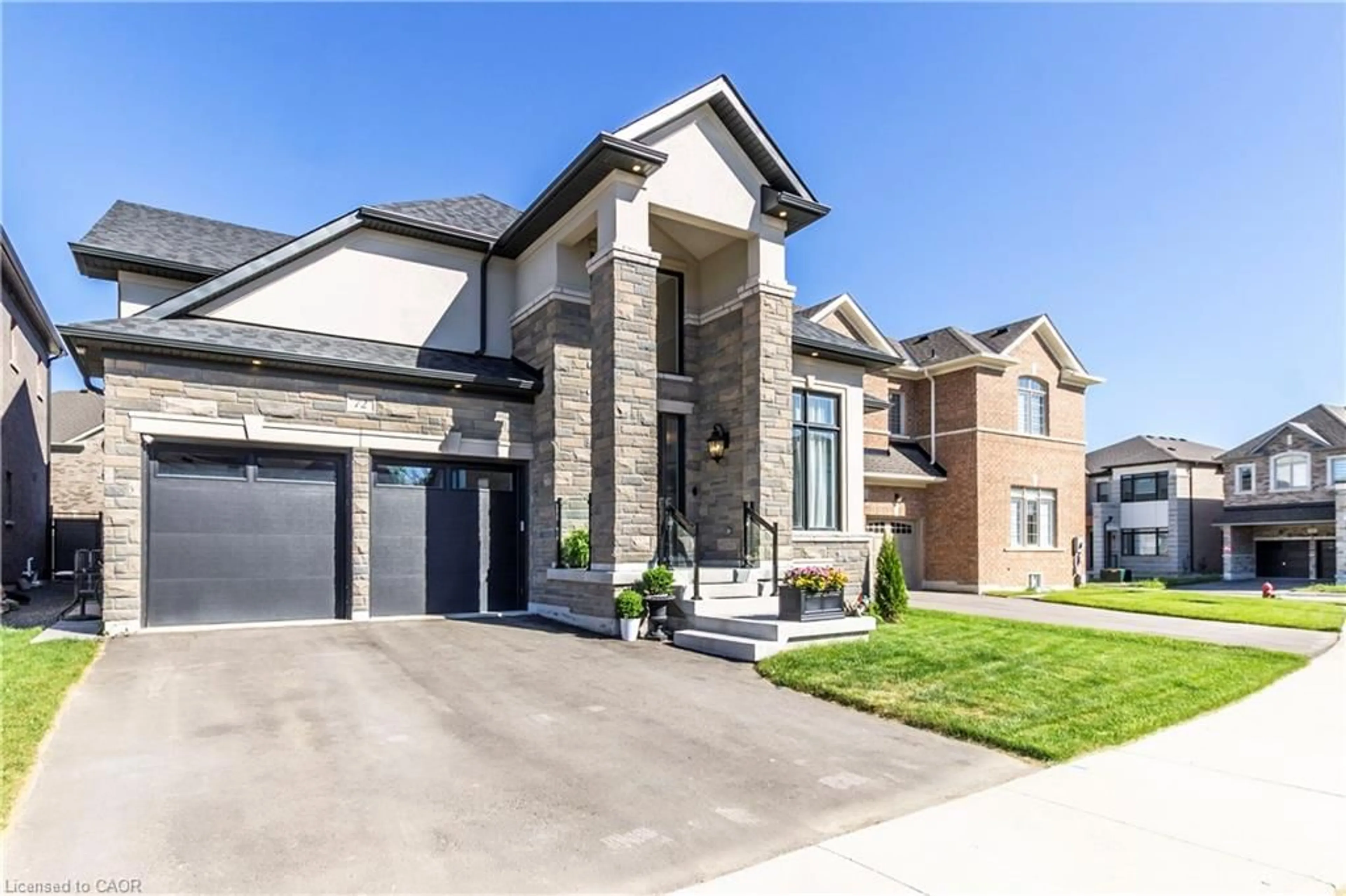 Home with brick exterior material, street for 72 Pond View Gate, Waterdown Ontario L8B 2A1