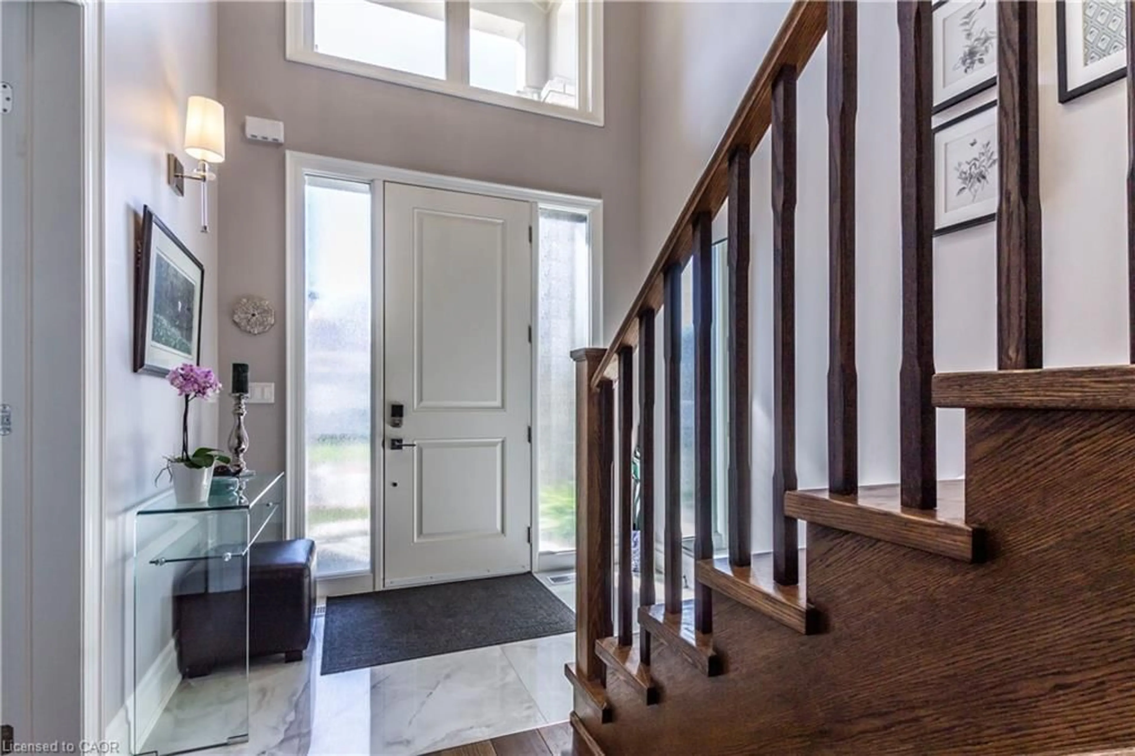 Indoor foyer for 72 Pond View Gate, Waterdown Ontario L8B 2A1