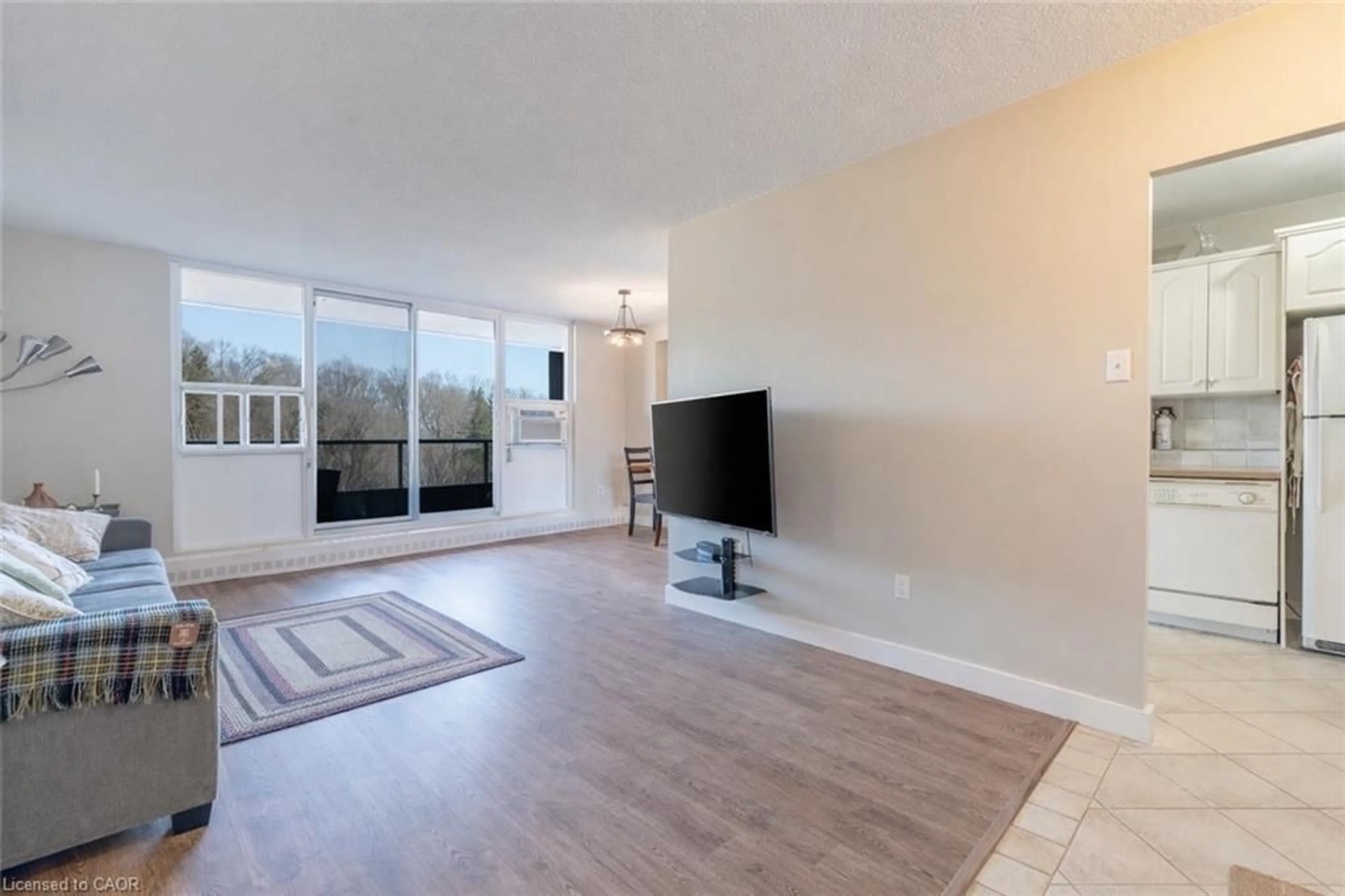 A pic of a room for 1968 Main St #909, Hamilton Ontario L8S 1J7