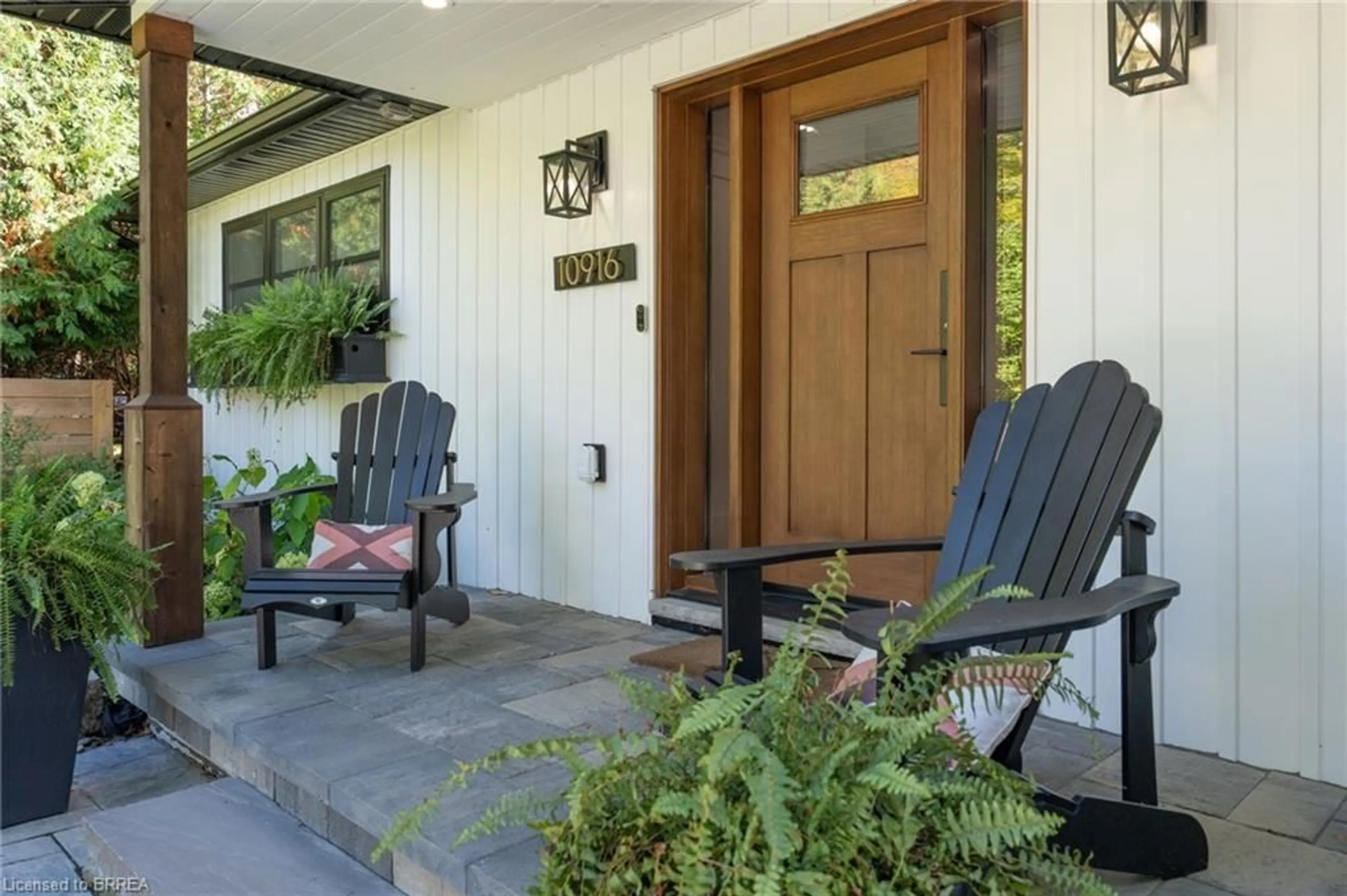 Indoor entryway for 10916 22nd Side Road, Halton Hills Ontario L0P 1H0