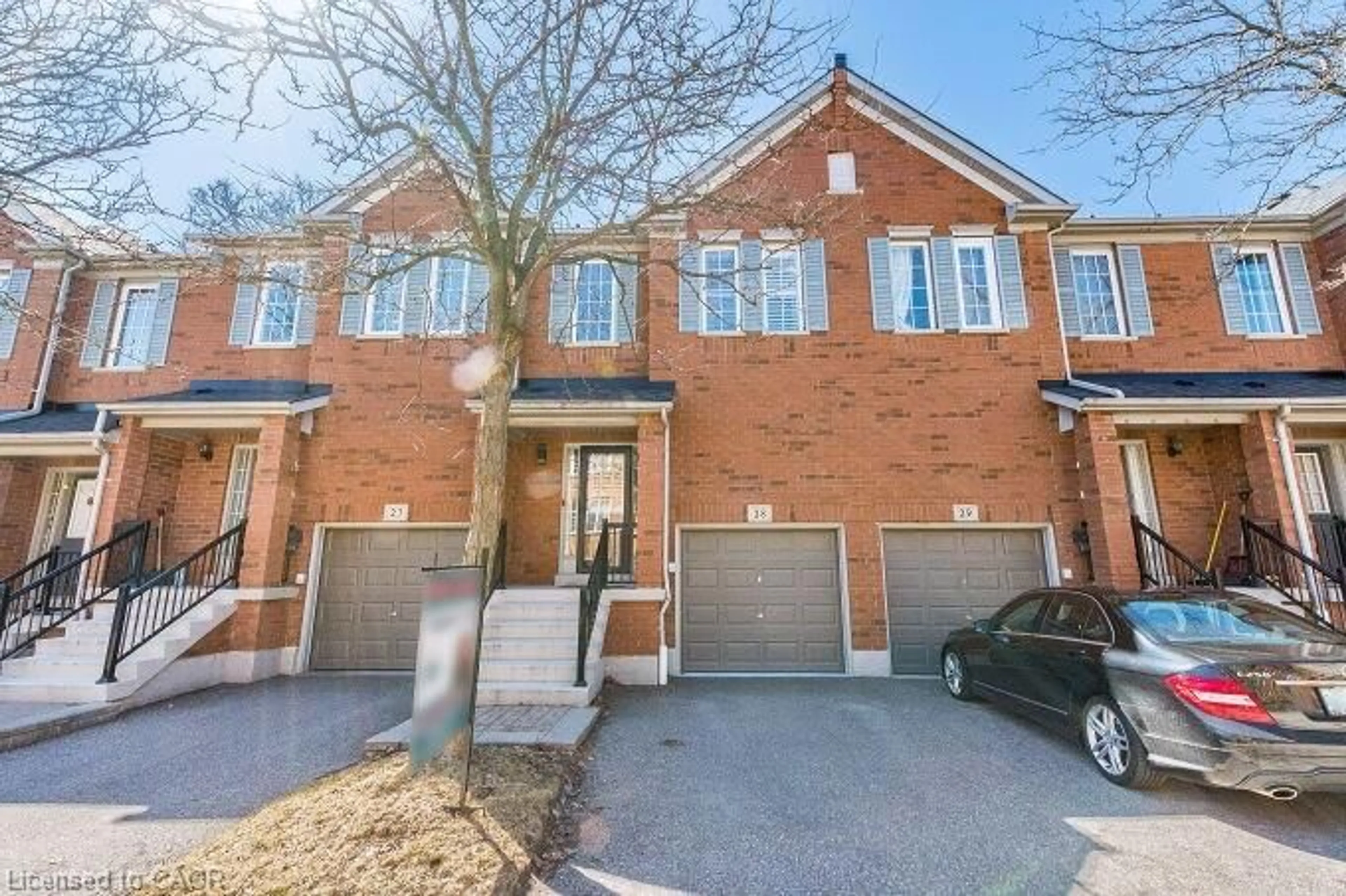 Home with brick exterior material, street for 5530 Glen Erin Dr #28, Mississauga Ontario L5M 6E8