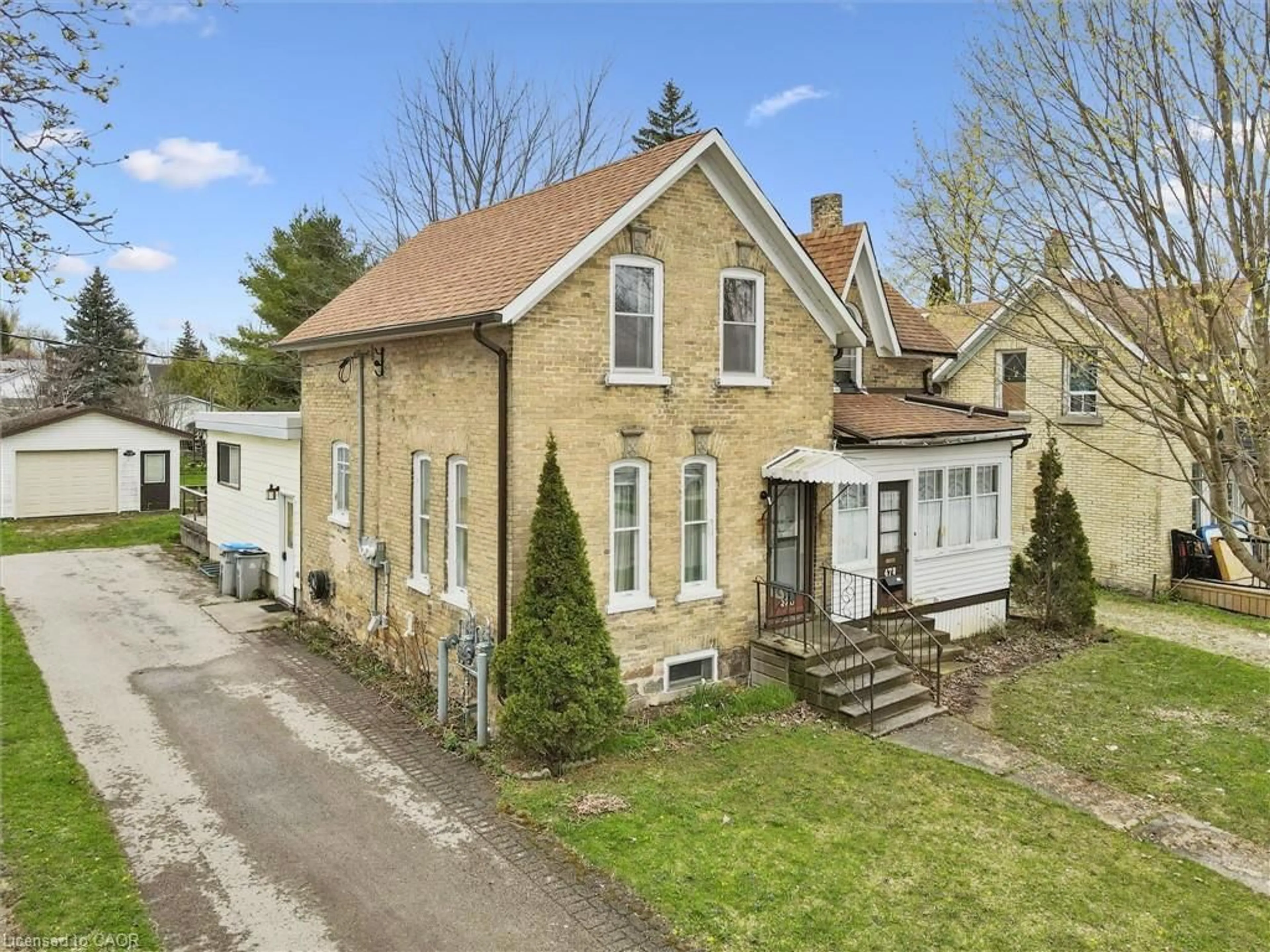 A pic from outside/outdoor area/front of a property/back of a property/a pic from drone, street for 476-478 Campbell St, Listowel Ontario N4W 1J3