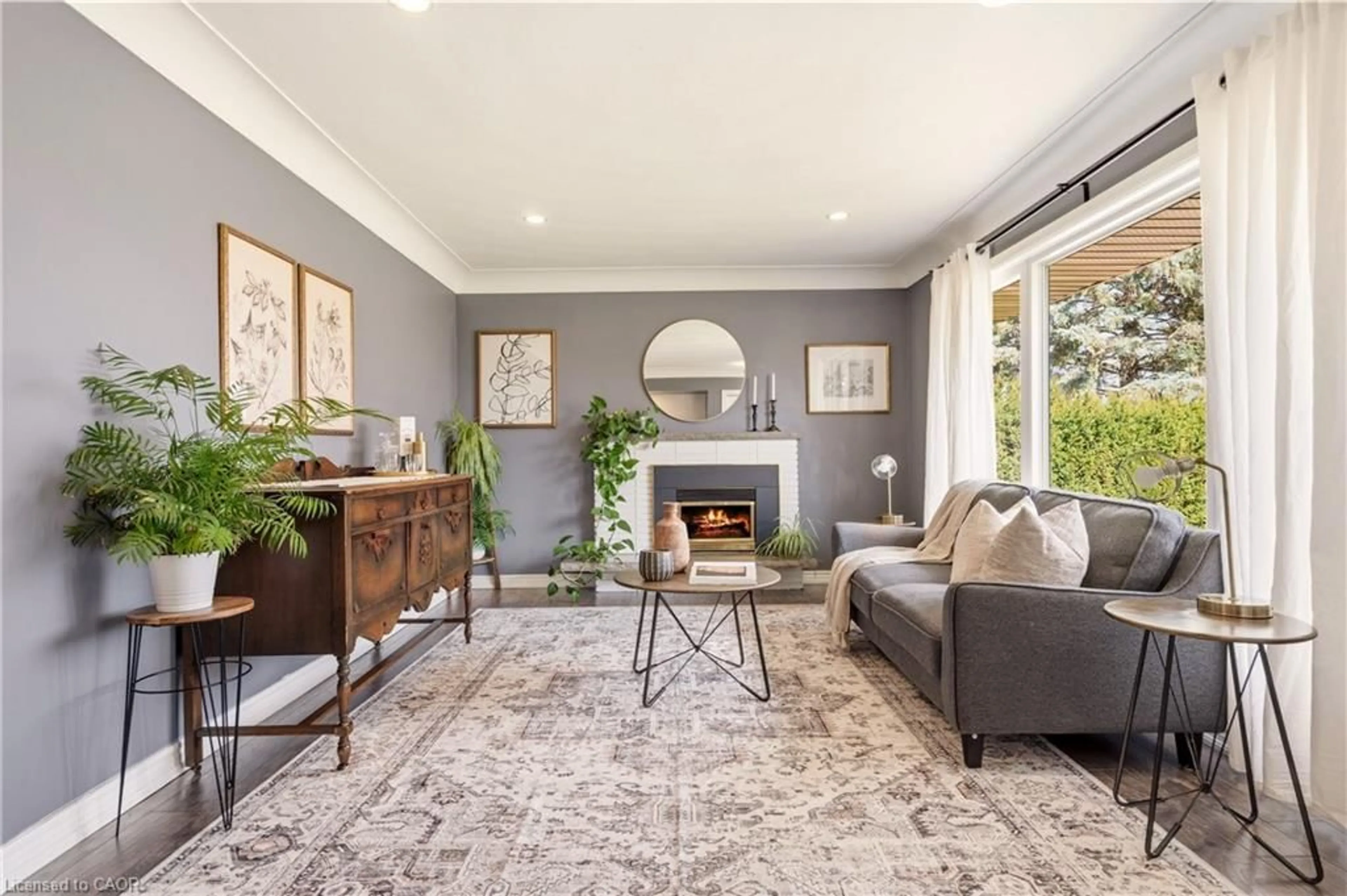 Living room with furniture, unknown for 49 Stirling St, Caledonia Ontario N3W 1J4