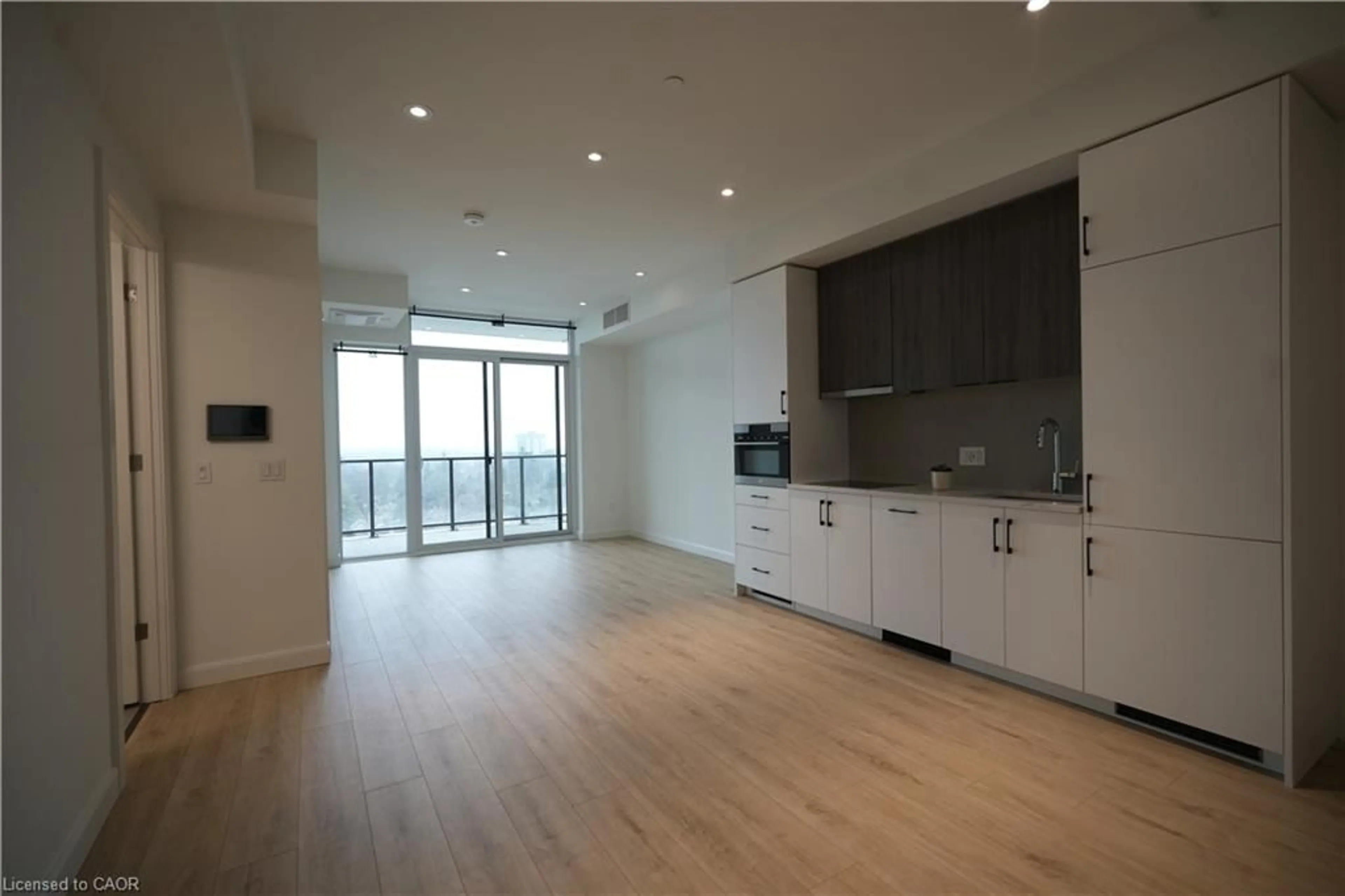 Unknown for 741 King St W Rear St #903, Kitchener Ontario N2G 1E5