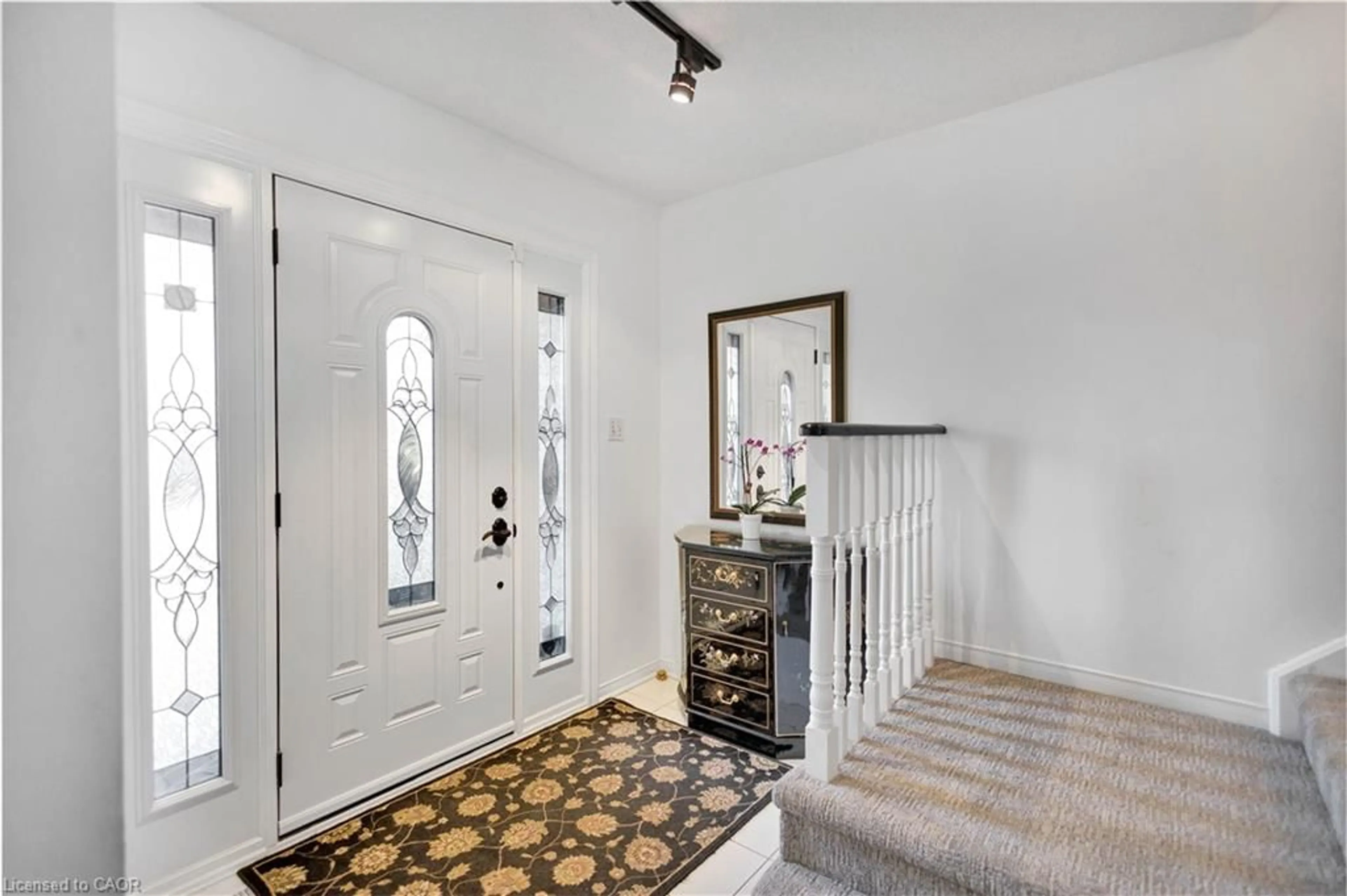 Indoor entryway for 57 Banbury Dr, Ancaster Ontario L9K 1H8