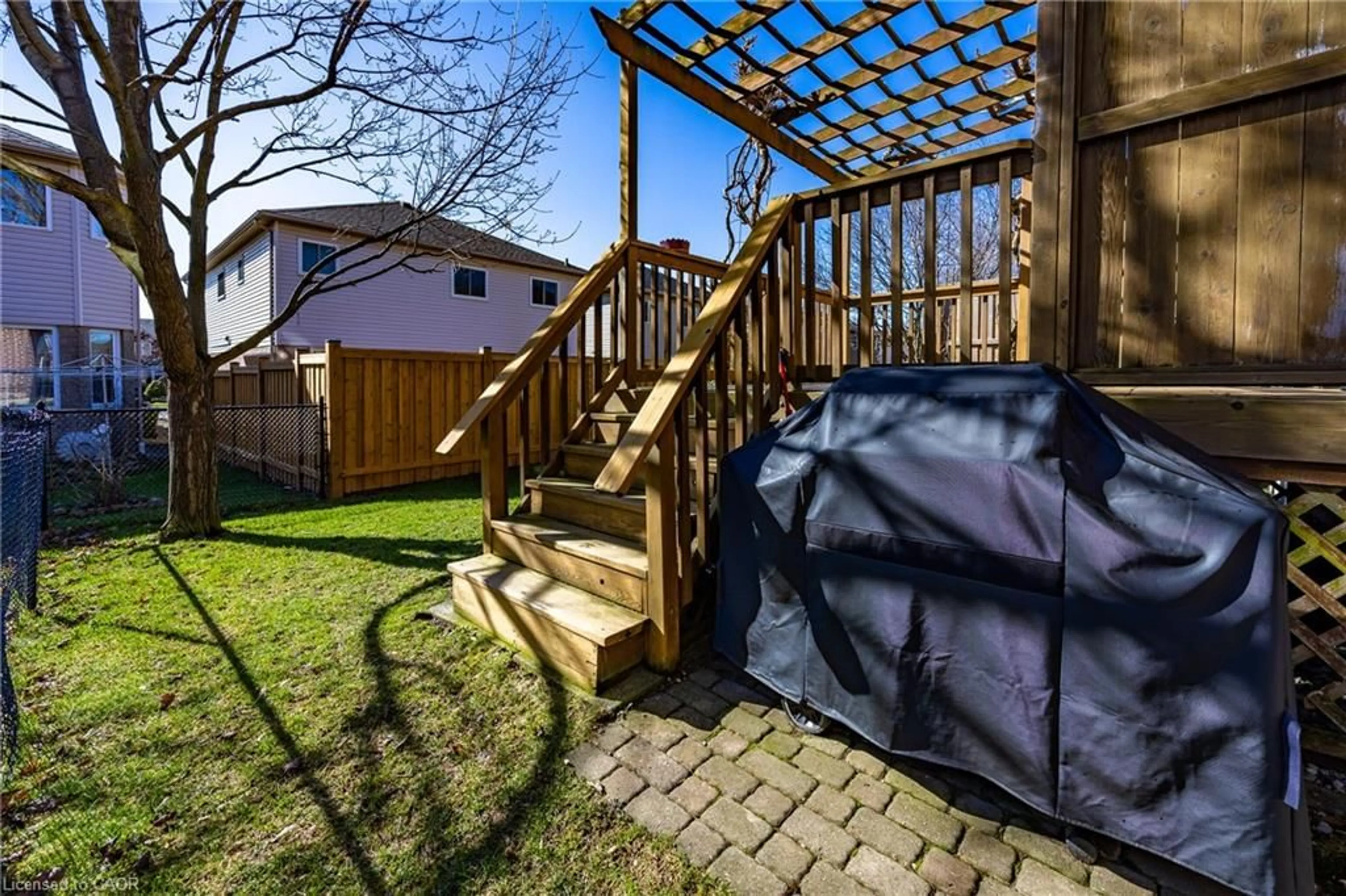 Patio, street for 55 Grindstone Way, Waterdown Ontario L9H 7B5