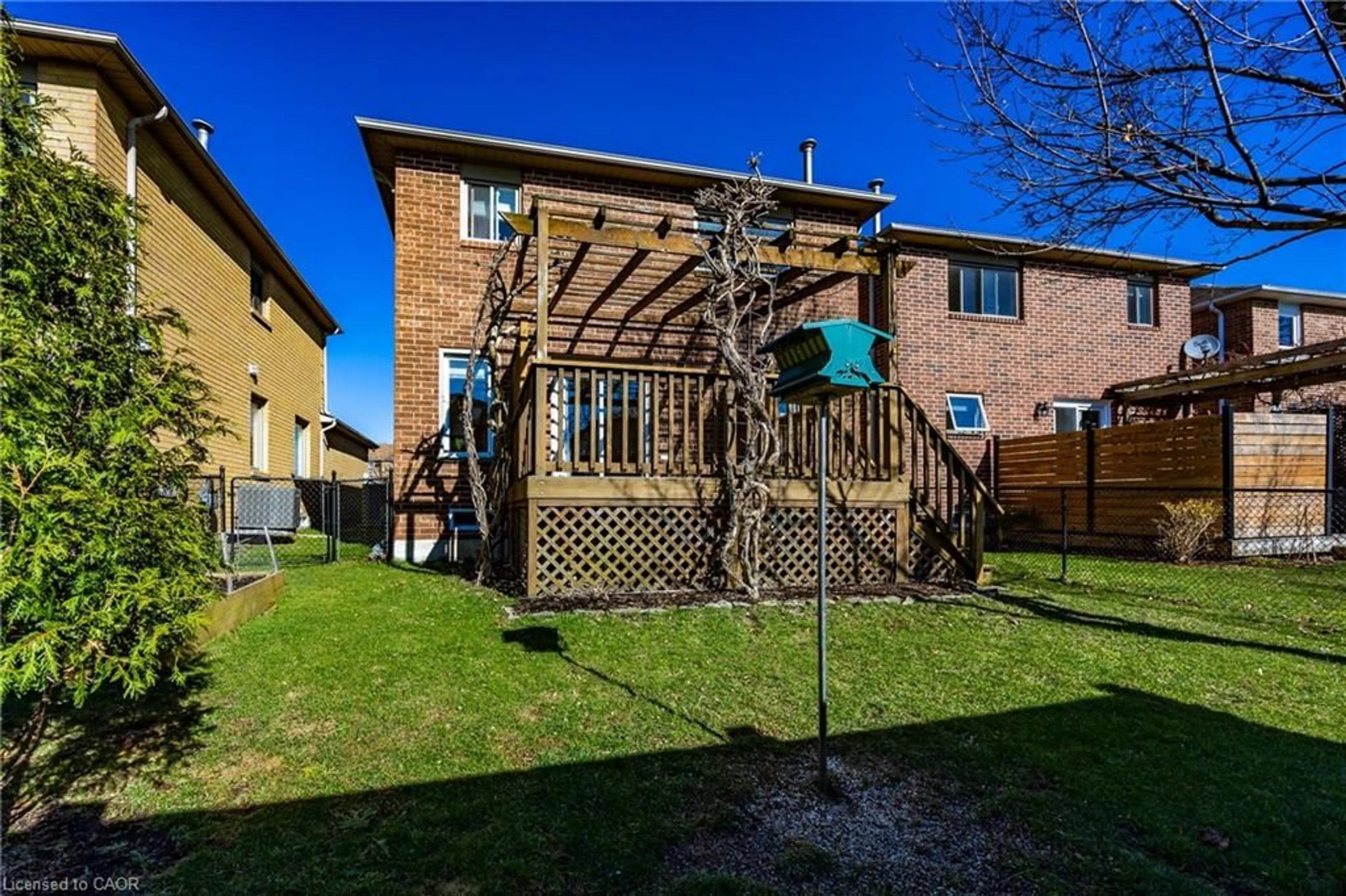 Patio, building for 55 Grindstone Way, Waterdown Ontario L9H 7B5
