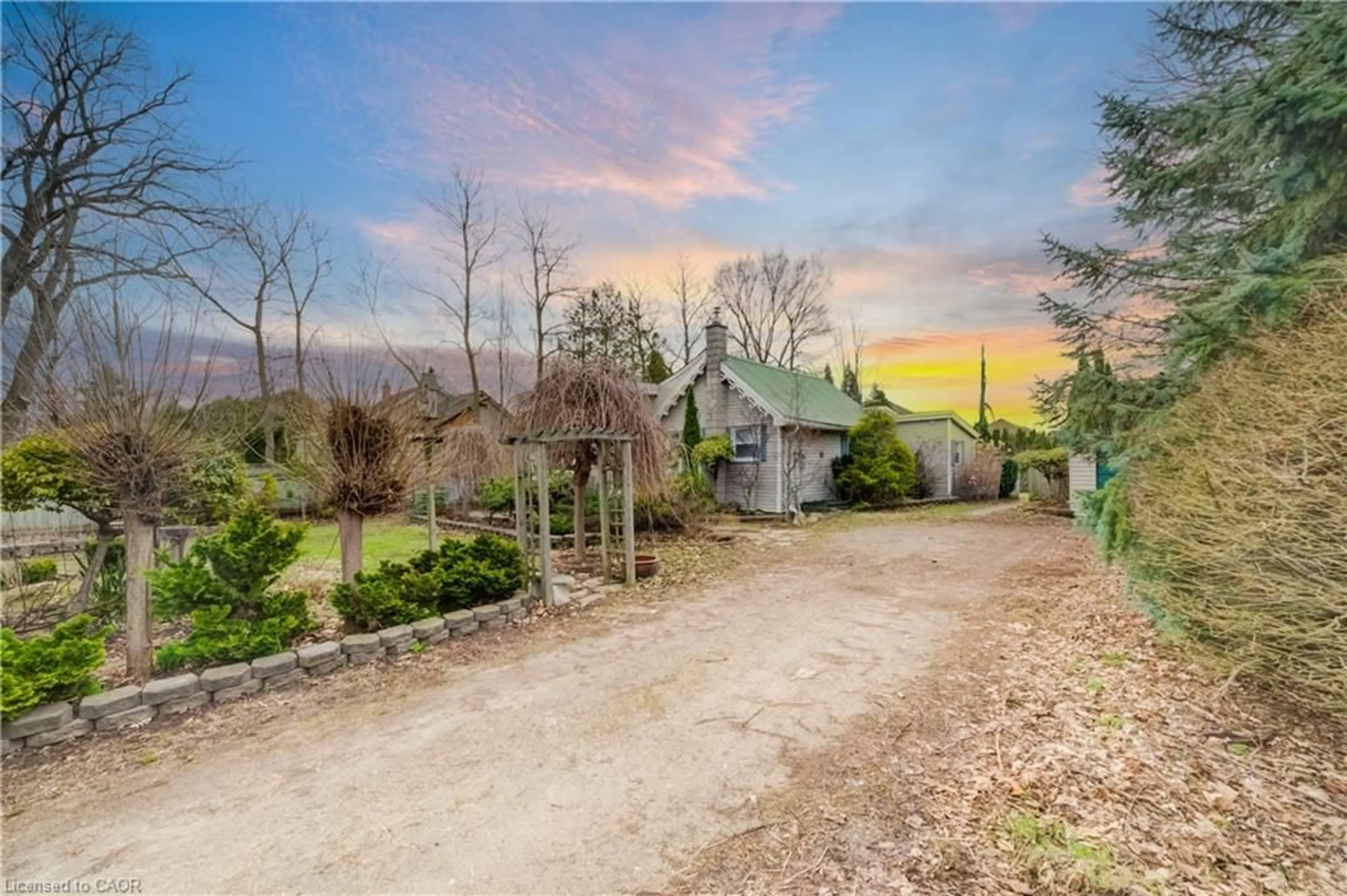 A pic from outside/outdoor area/front of a property/back of a property/a pic from drone, mountain view for 31 Church St, Scotland Ontario N0E 1R0