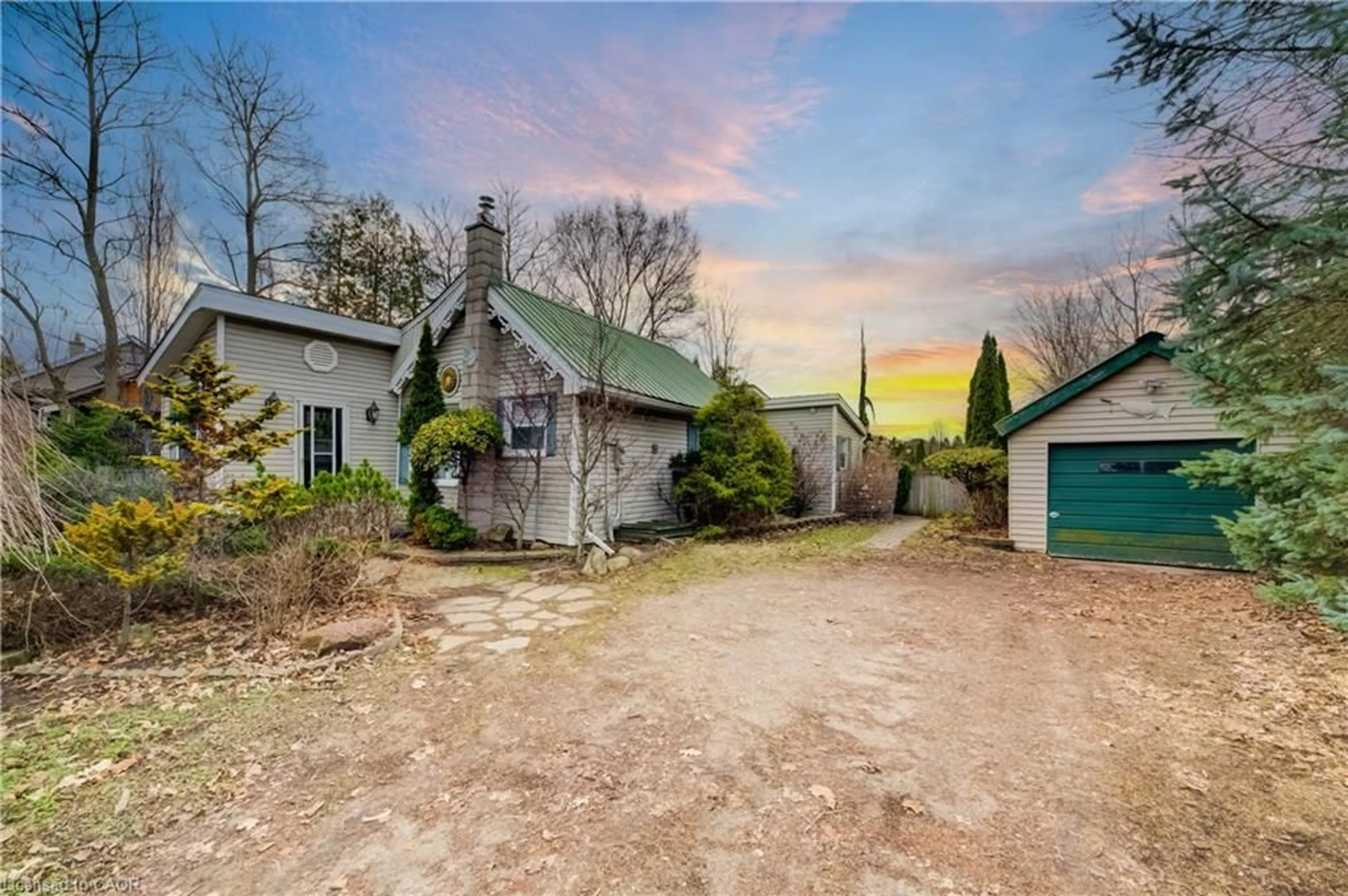 A pic from outside/outdoor area/front of a property/back of a property/a pic from drone, street for 31 Church St, Scotland Ontario N0E 1R0