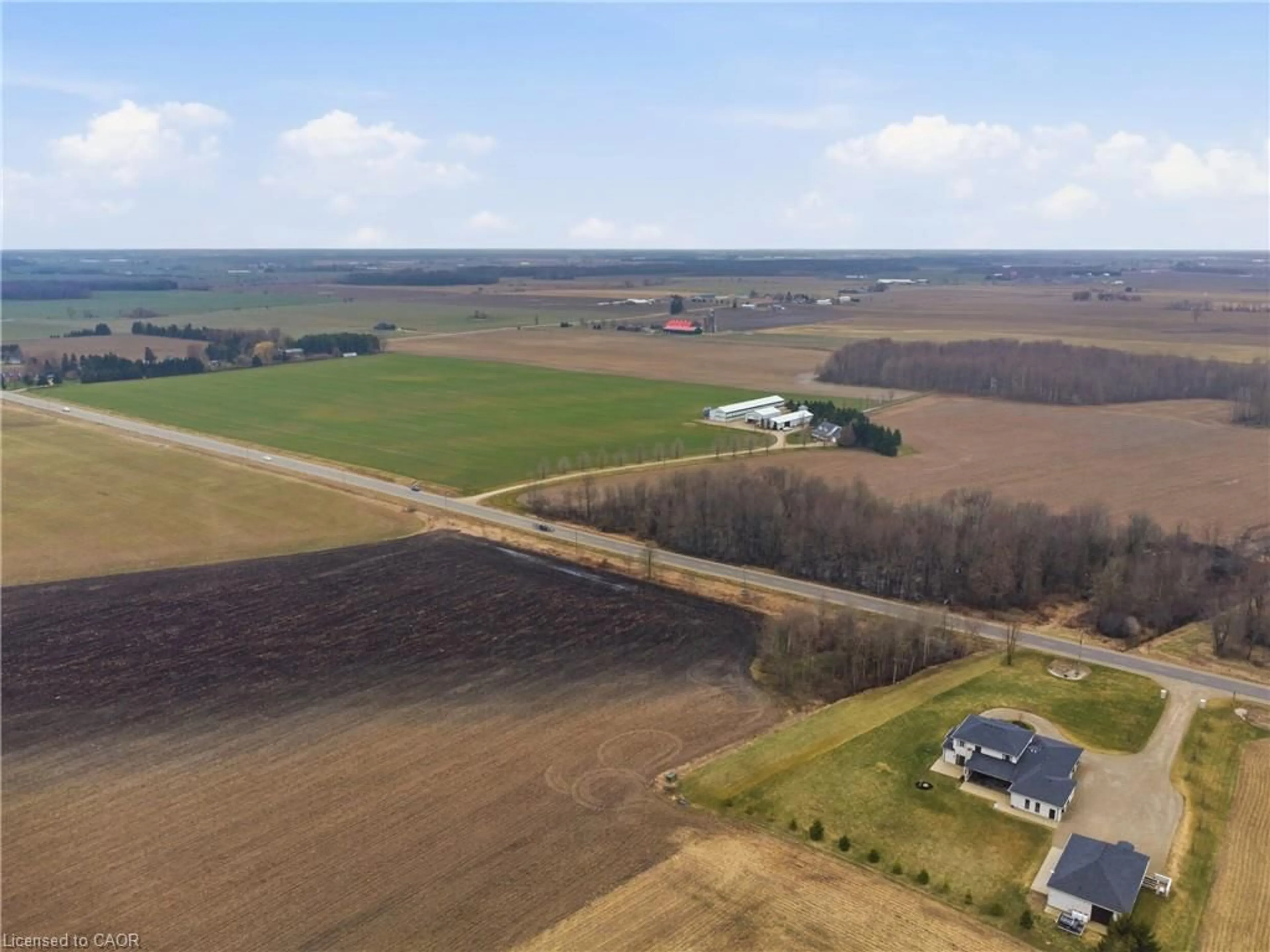 A pic from outside/outdoor area/front of a property/back of a property/a pic from drone, unknown for - Wellington Road 9, Mapleton Ontario N0G 2T0