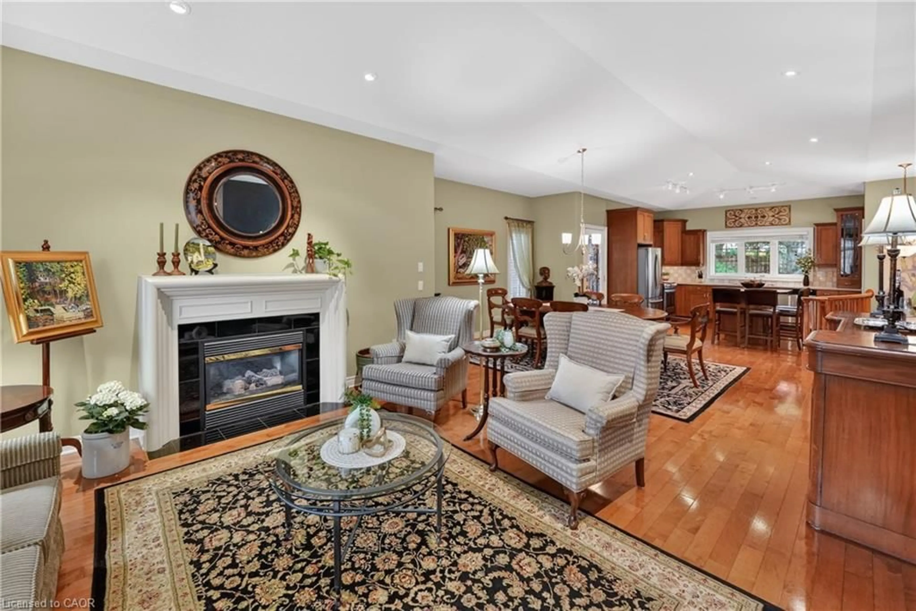 Living room with furniture, unknown for 42 Concord St #16, Fonthill Ontario L0S 1E5