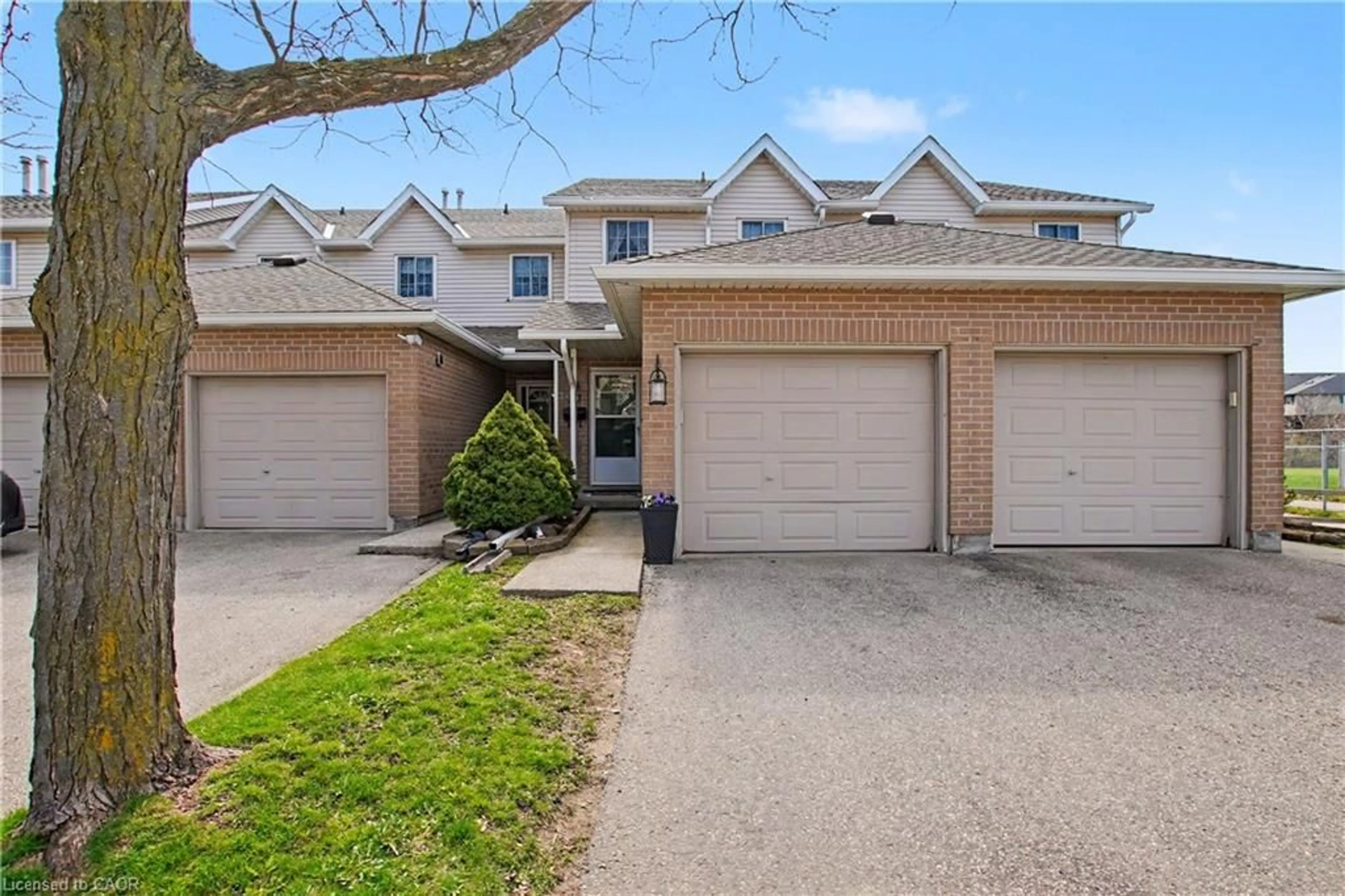 A pic from outside/outdoor area/front of a property/back of a property/a pic from drone, street for 10 Holborn Crt #49, Kitchener Ontario N2A 3Y9