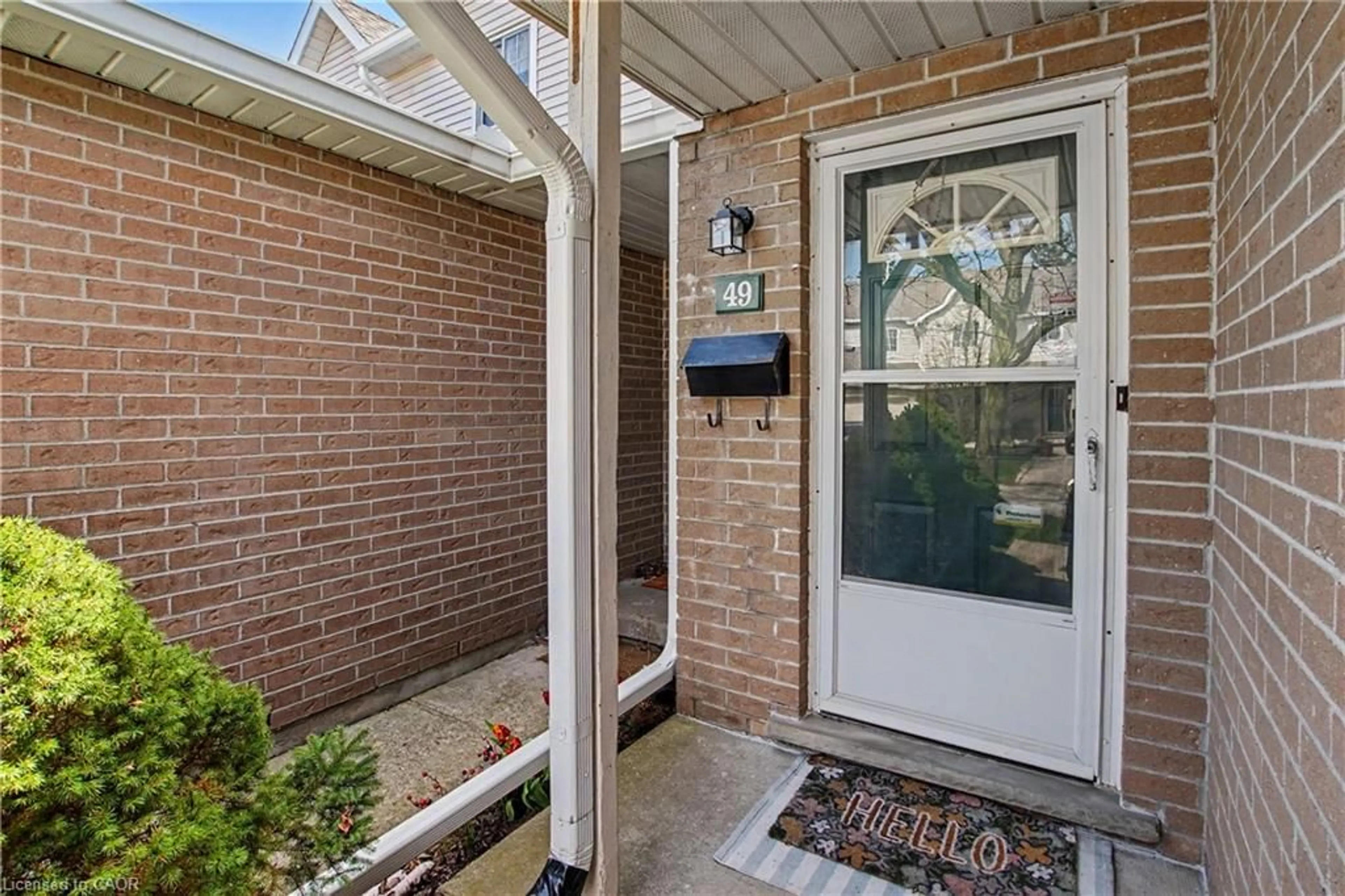 Indoor entryway for 10 Holborn Crt #49, Kitchener Ontario N2A 3Y9