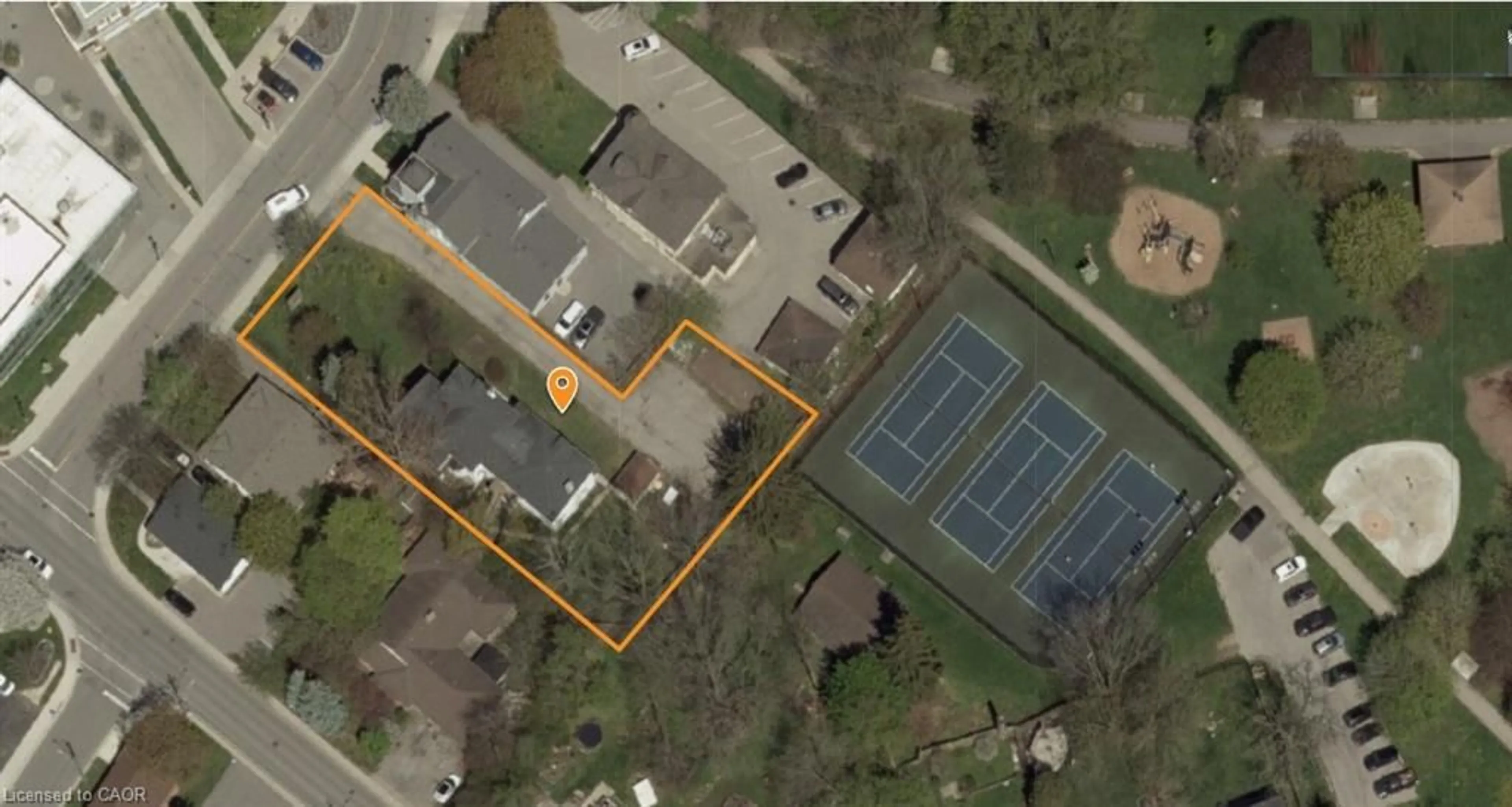 A pic from outside/outdoor area/front of a property/back of a property/a pic from drone, street for 12 Tannery St, Cambridge Ontario N3C 2B9