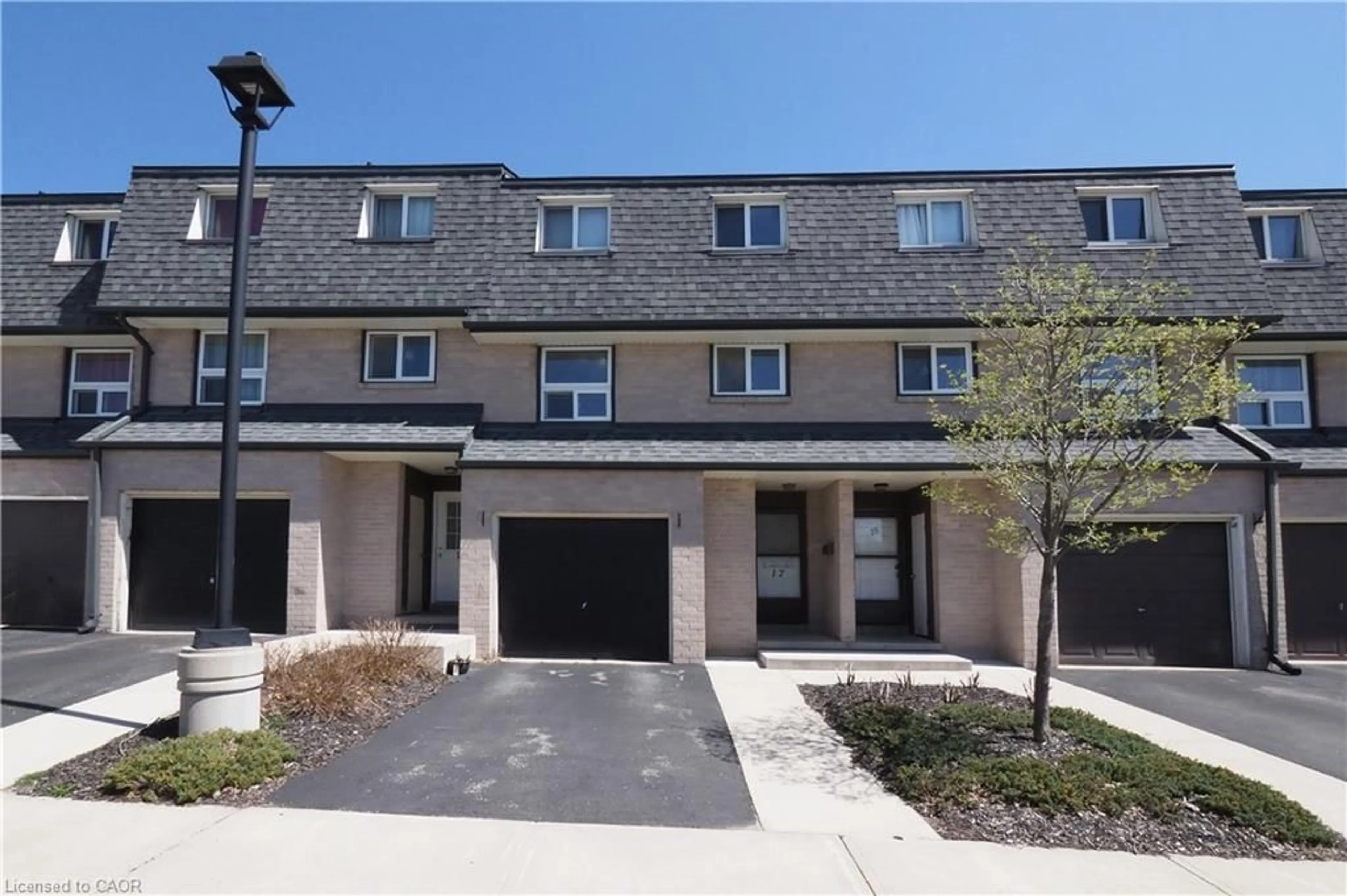 A pic from outside/outdoor area/front of a property/back of a property/a pic from drone, street for 138 Blackhorne Dr #17, Kitchener Ontario N2E 1Z3