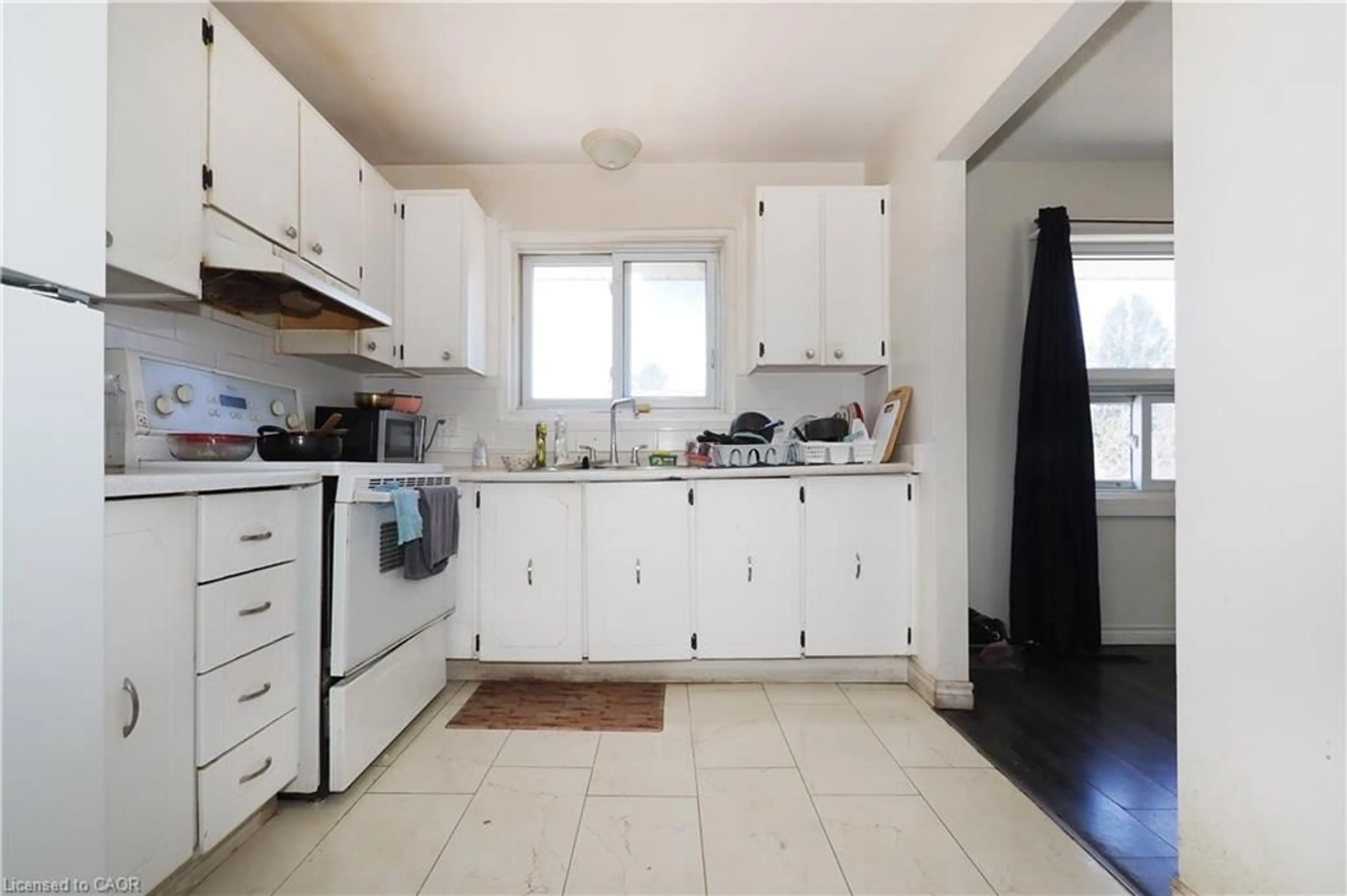 Standard kitchen, unknown for 138 Blackhorne Dr #17, Kitchener Ontario N2E 1Z3