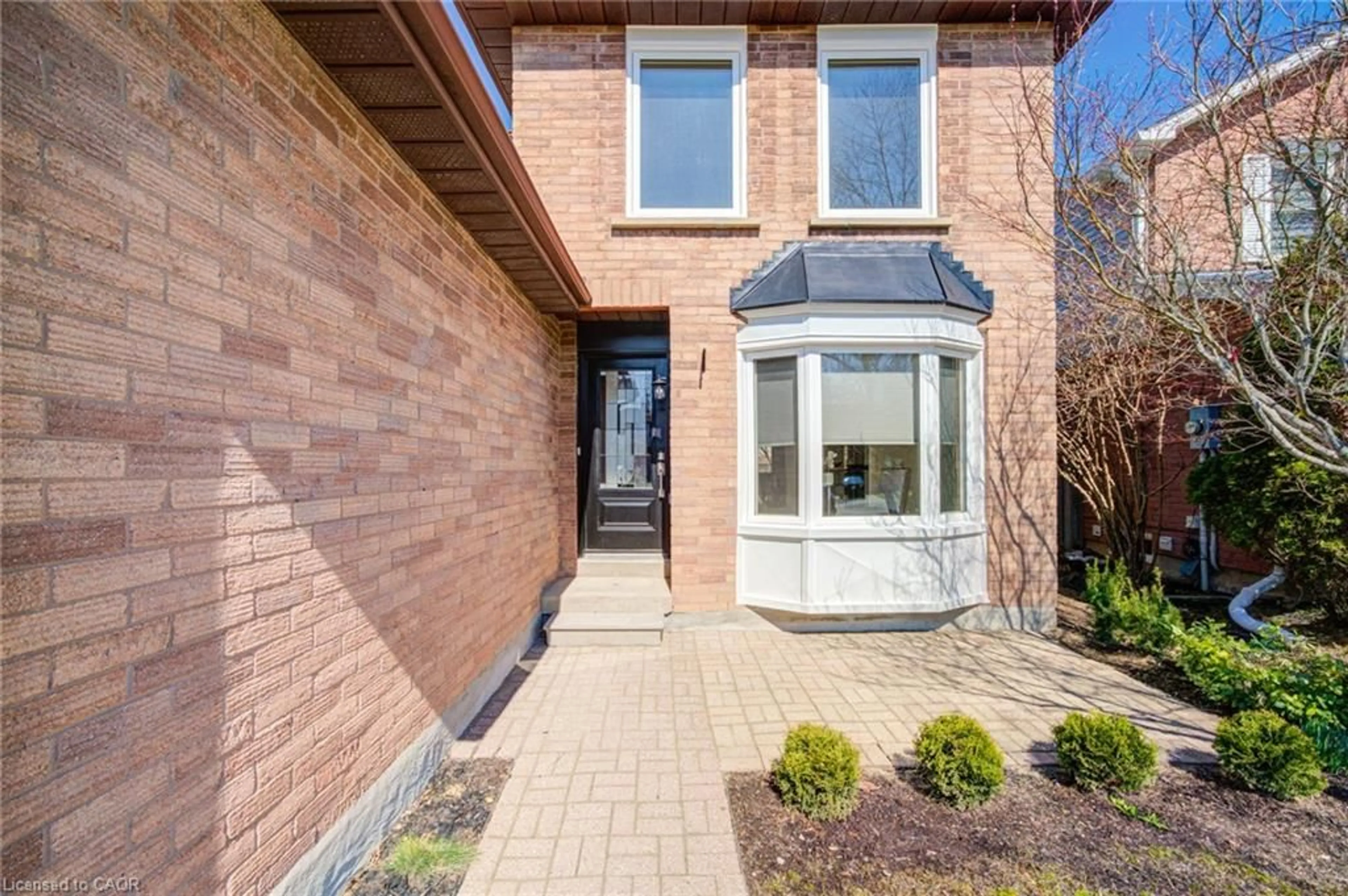 Home with brick exterior material, street for 3312 Woodcroft Cres, Burlington Ontario L7M 3L5