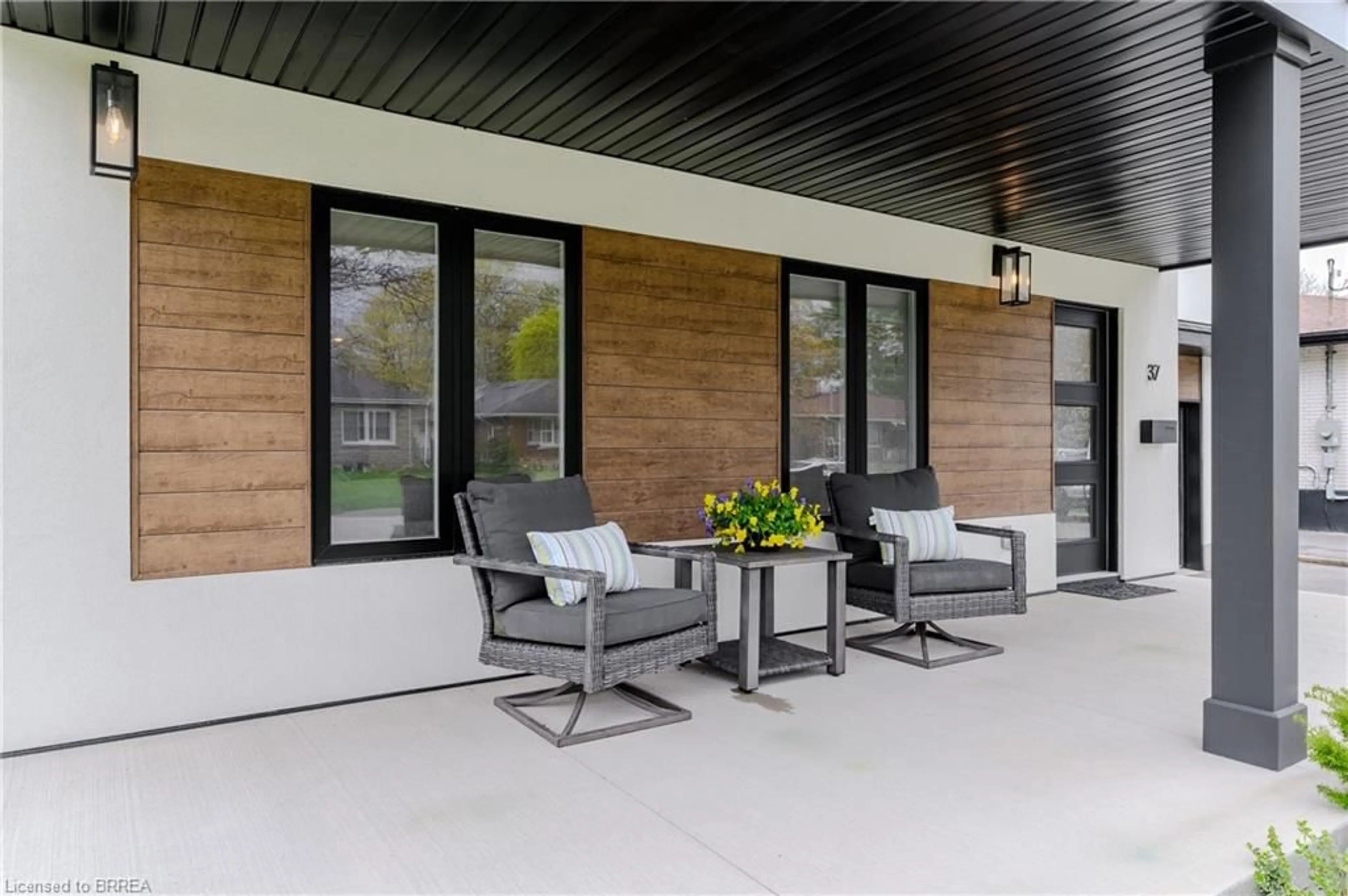 Patio, unknown for 37 Barnes Ave, Brantford Ontario N3R 4Y9
