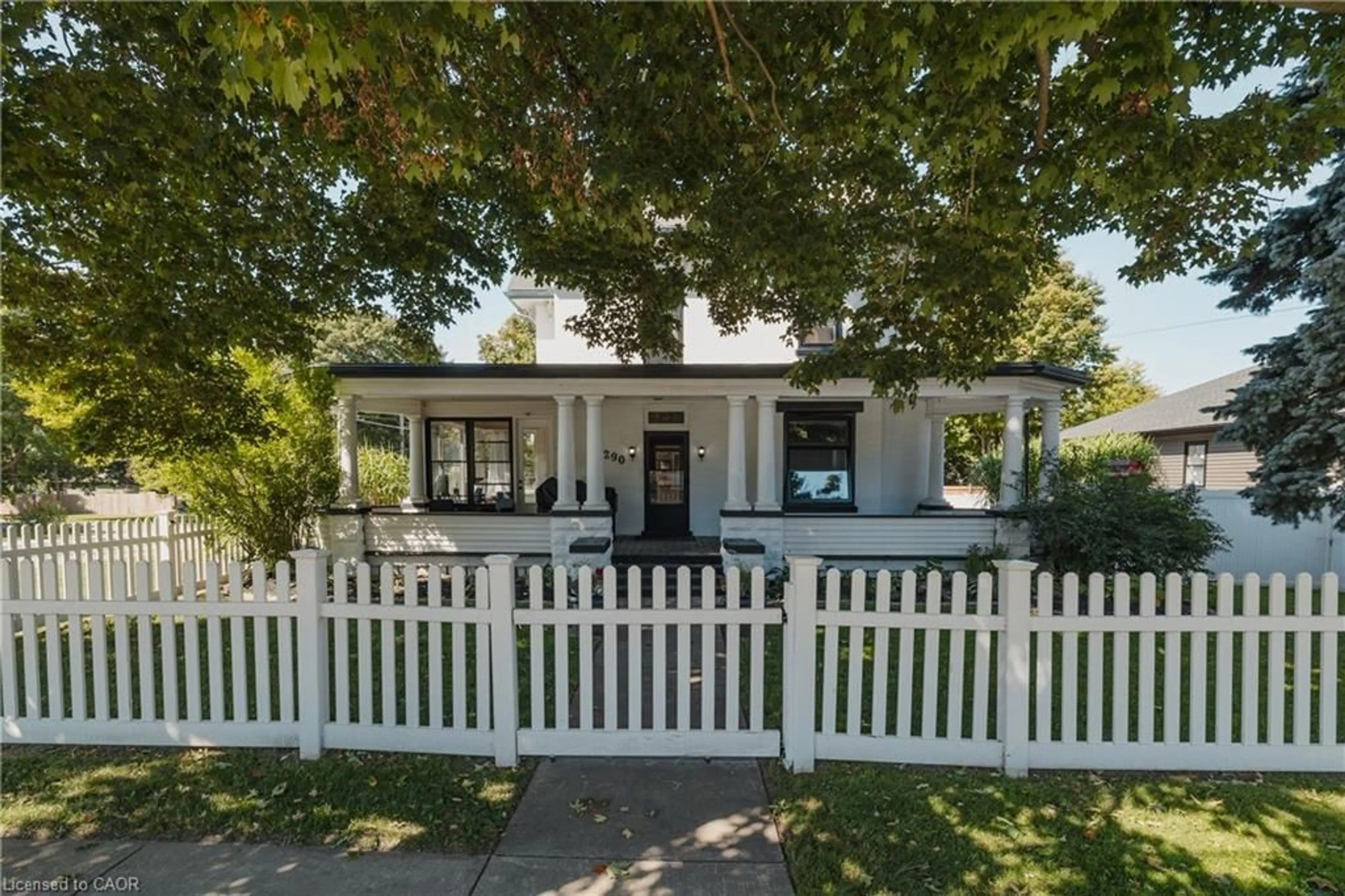 Home with vinyl exterior material, street for 290 Turnberry St, Brussels Ontario N0G 1H0