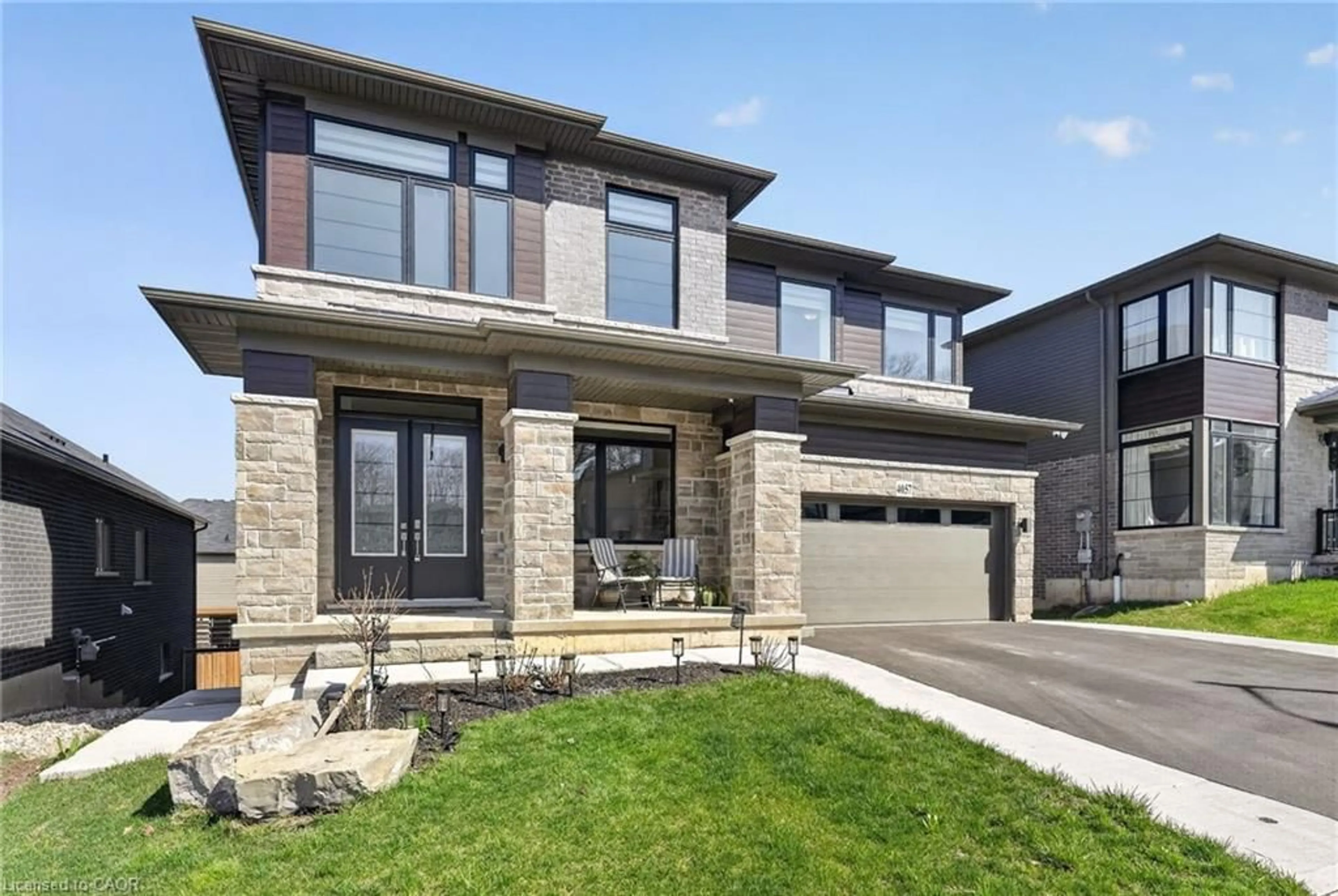 Home with brick exterior material, street for 4057 Highland Park Dr, Beamsville Ontario L3J 0S9
