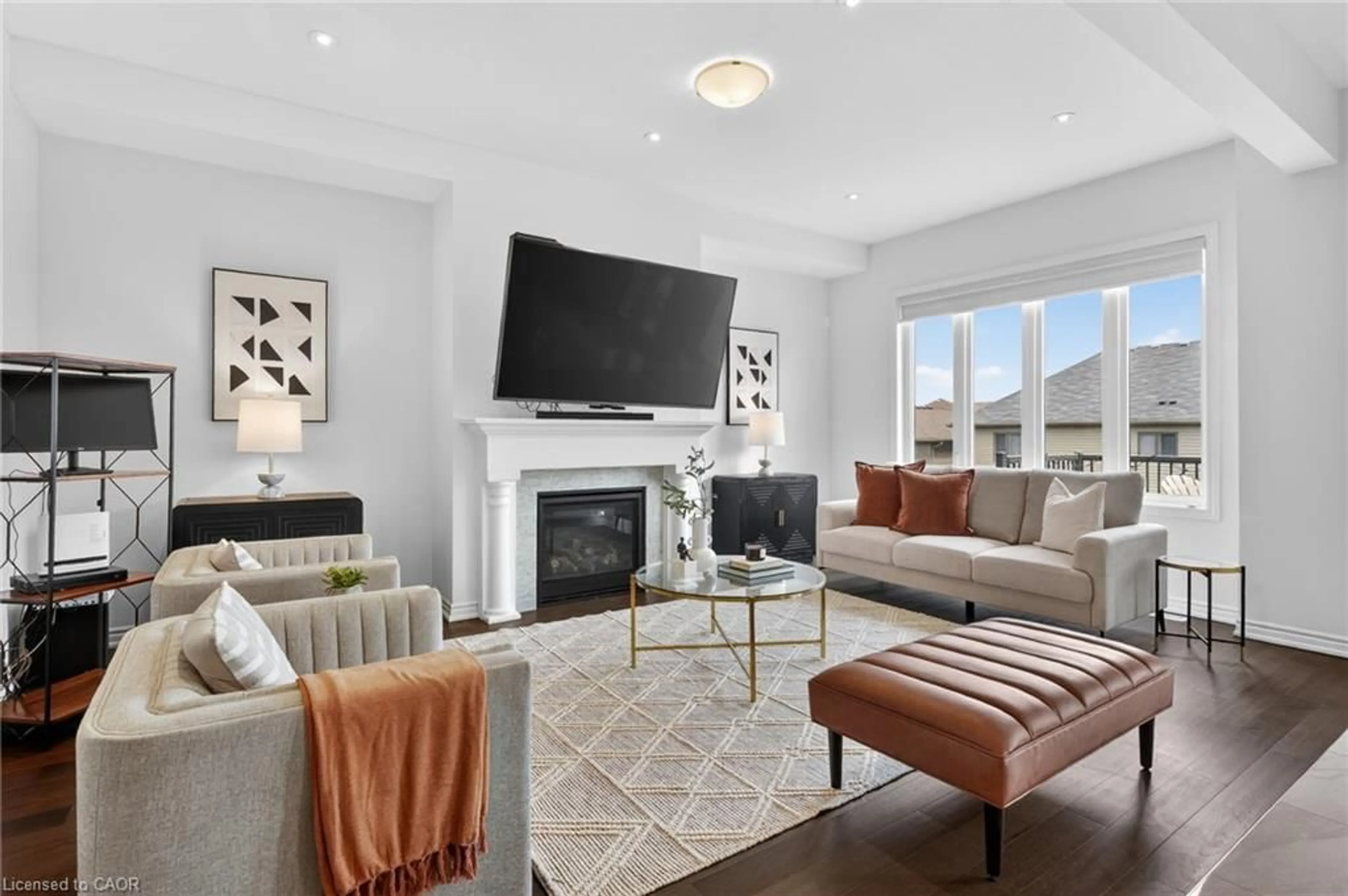 Living room with furniture, unknown for 4057 Highland Park Dr, Beamsville Ontario L3J 0S9