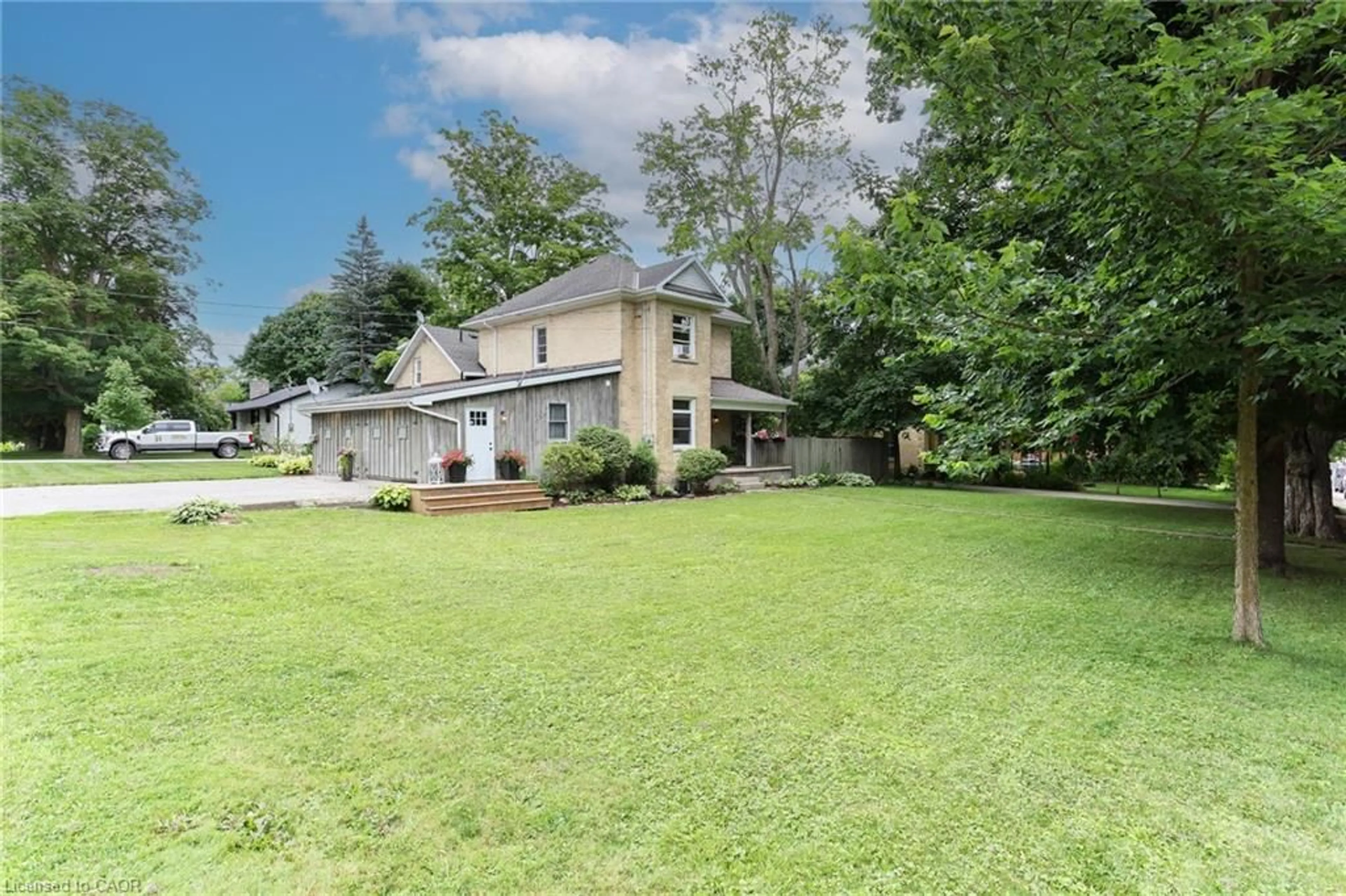 A pic from outside/outdoor area/front of a property/back of a property/a pic from drone, unknown for 280 Fergus St, Mount Forest Ontario N0G 2L2