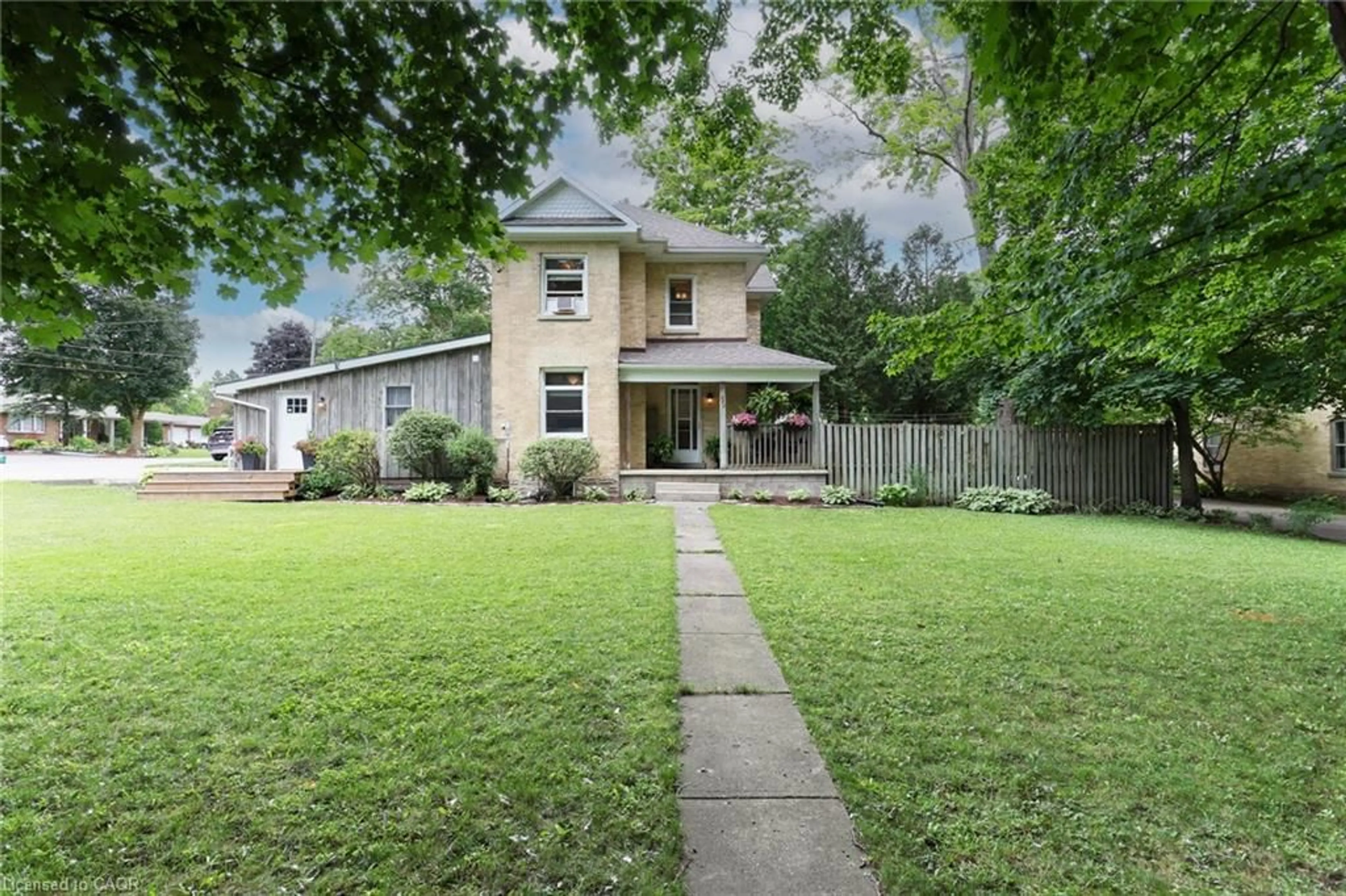 A pic from outside/outdoor area/front of a property/back of a property/a pic from drone, street for 280 Fergus St, Mount Forest Ontario N0G 2L2