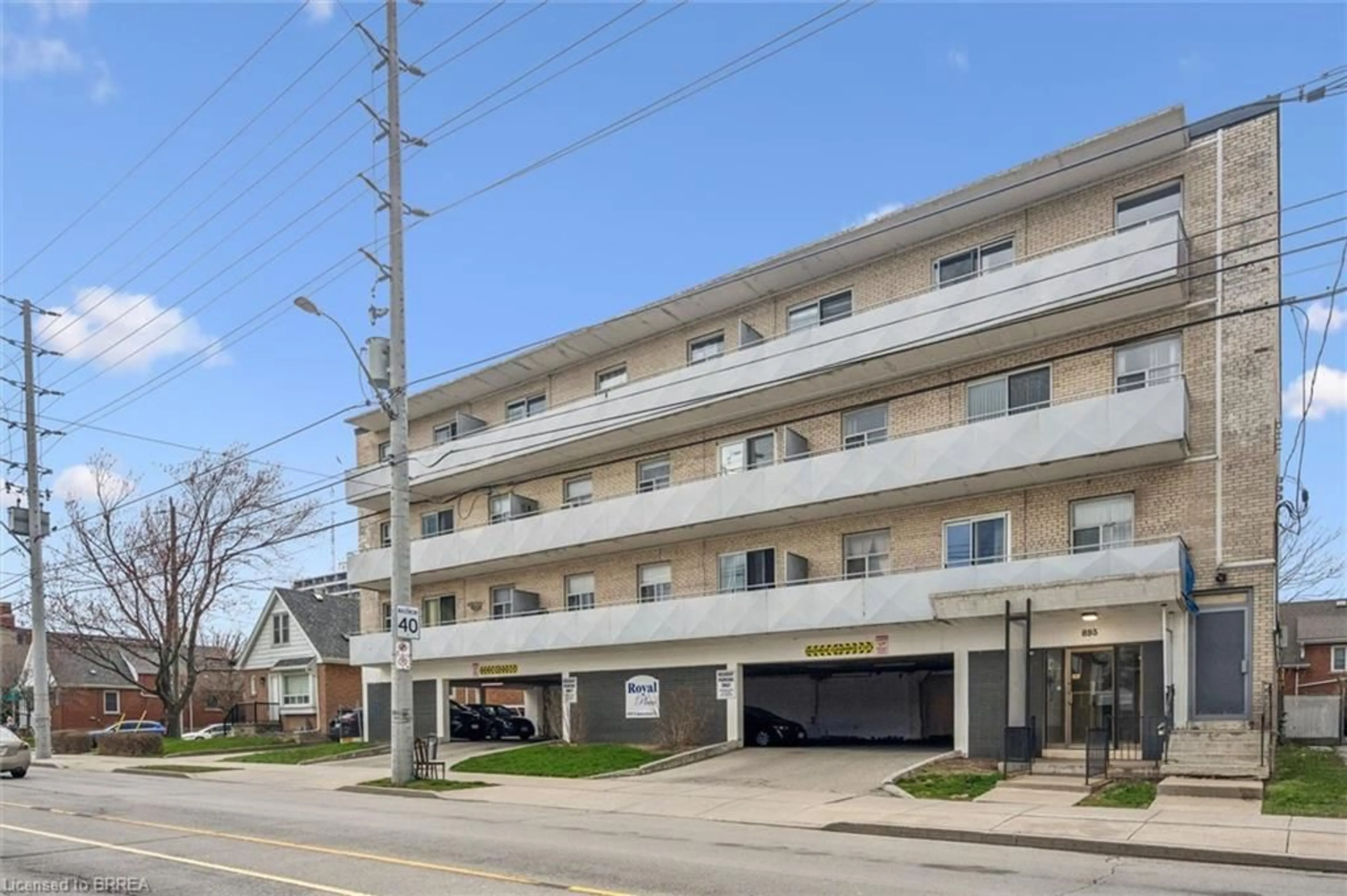 Patio, building for 893 Concession St #202, Hamilton Ontario L8V 1E7