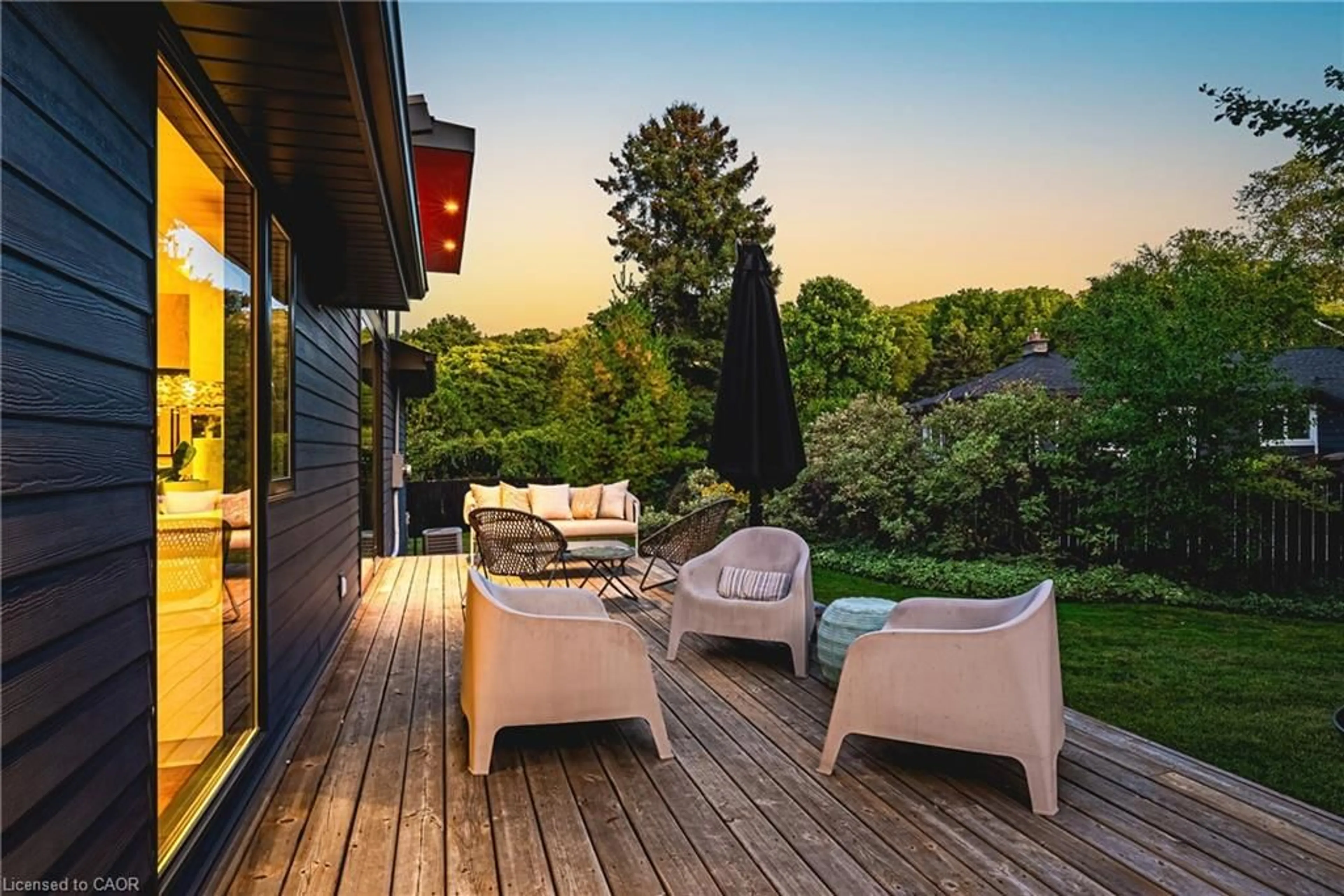 Patio, unknown for 368 Philip Pl, Ancaster Ontario L9G 3G8