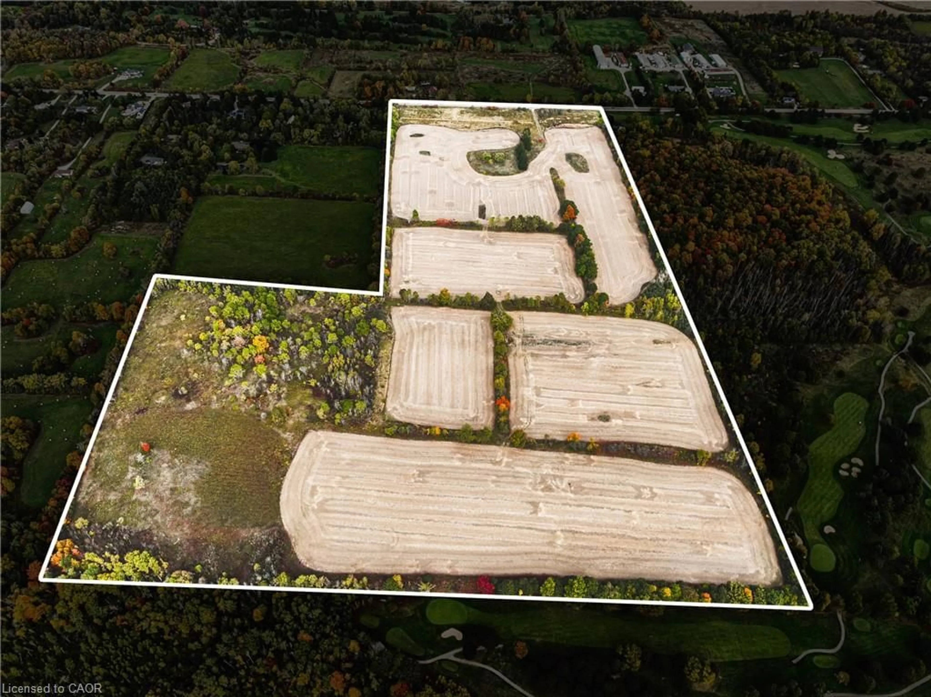 A pic from outside/outdoor area/front of a property/back of a property/a pic from drone, building for 4300 Cedar Springs Rd, Burlington Ontario L7P 0P8