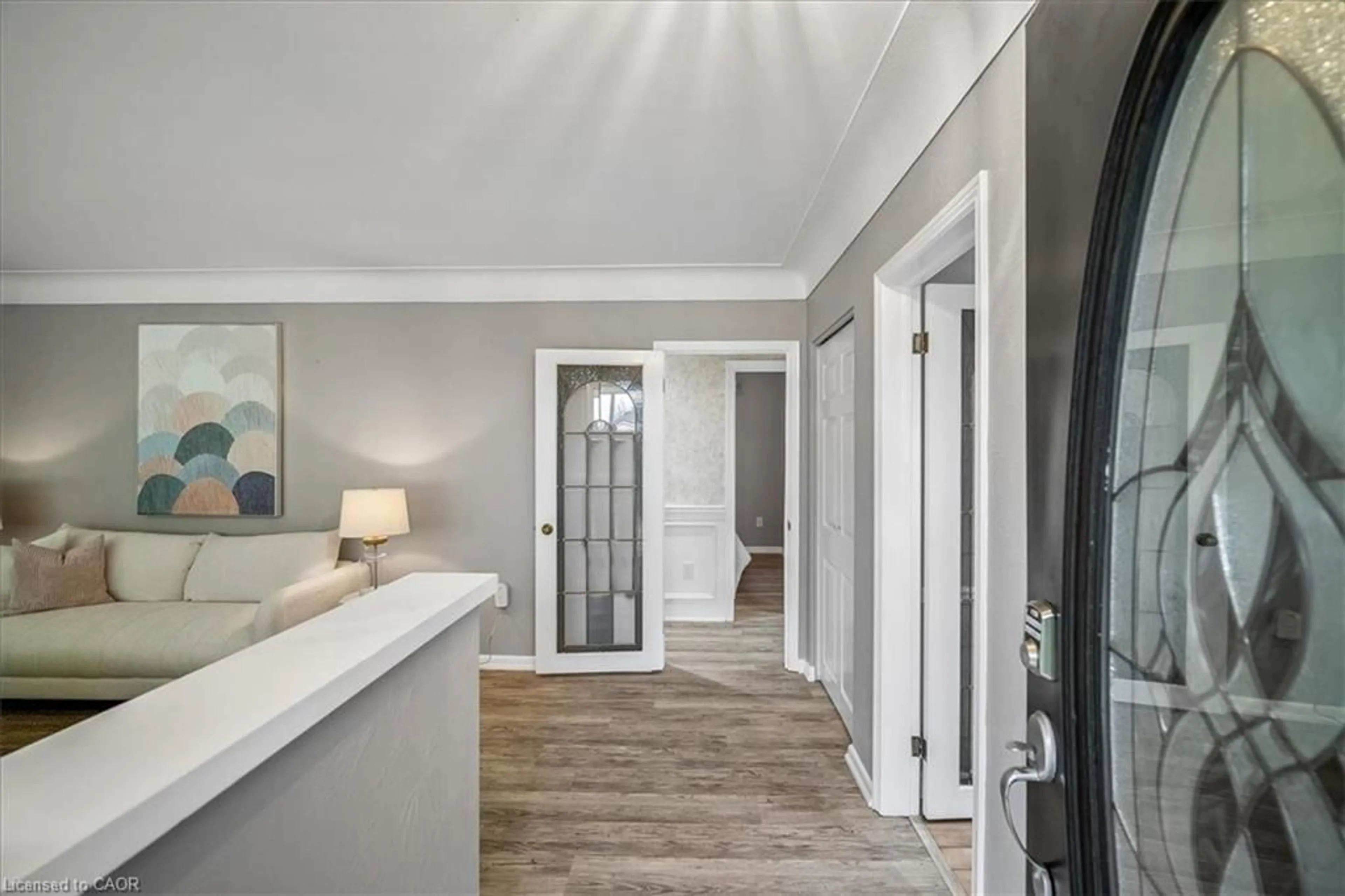 Indoor entryway for 139 Rendell Blvd, Hamilton Ontario L8T 3P7